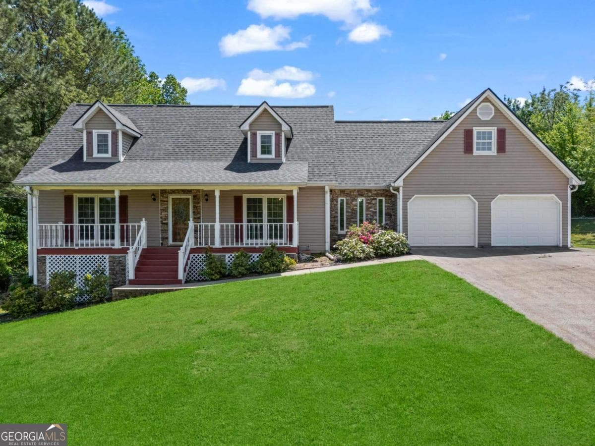 3 bedroom, 2.5 bathroom, 2,393 sq ft single family residence sold at 430 Raven Drive, Canton, GA 30115