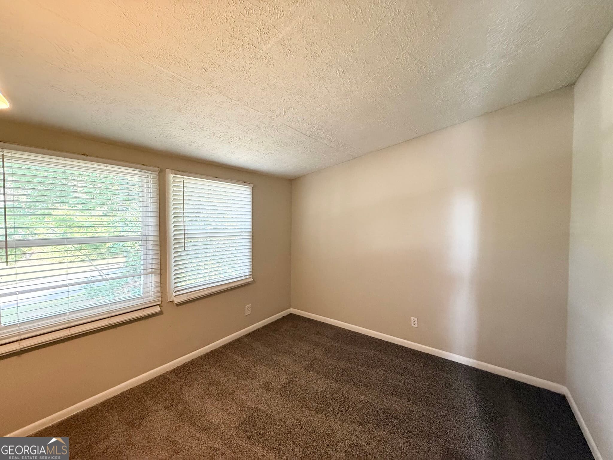 5 bedroom, 2 bathroom, 3,202 sq ft single family residence for sale at 2837 Redwine Road, East Point, GA 30344 — photo 7
