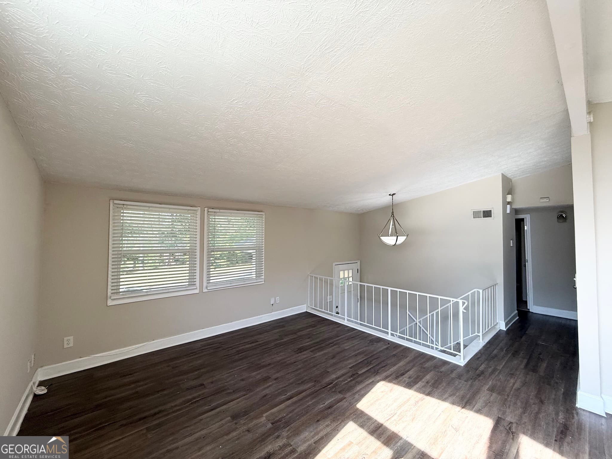 5 bedroom, 2 bathroom, 3,202 sq ft single family residence for sale at 2837 Redwine Road, East Point, GA 30344 — photo 3