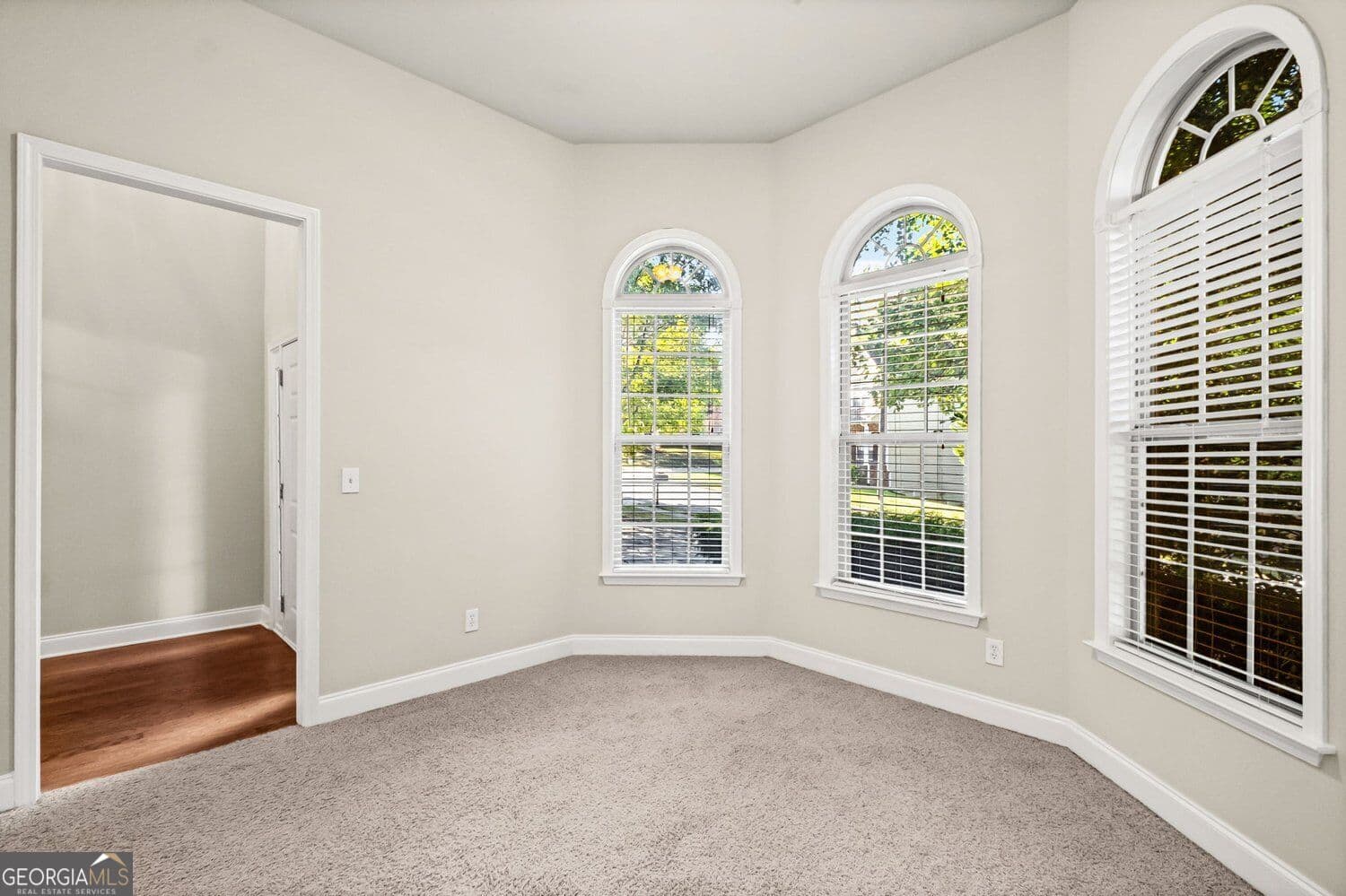 4 bedroom, 3 bathroom, 3,064 sq ft single family residence for rent at 5016 Arbor View Parkway, Acworth, GA 30101 for $2,850 a month — photo 6