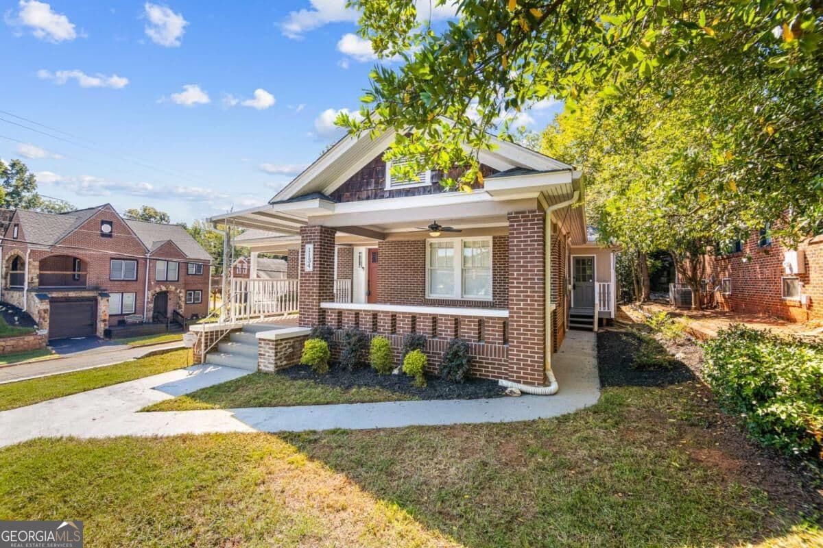 4 bedroom, 3 bathroom single family residence for sale at 1134 Donnelly Avenue, Atlanta, GA 30310 — photo 2