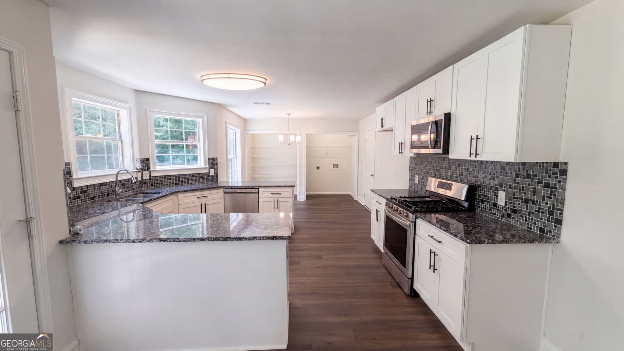 4 bedroom, 2.5 bathroom, 2,414 sq ft single family residence for sale at 115 Emerald Lane, Hampton, GA 30228 — photo 2