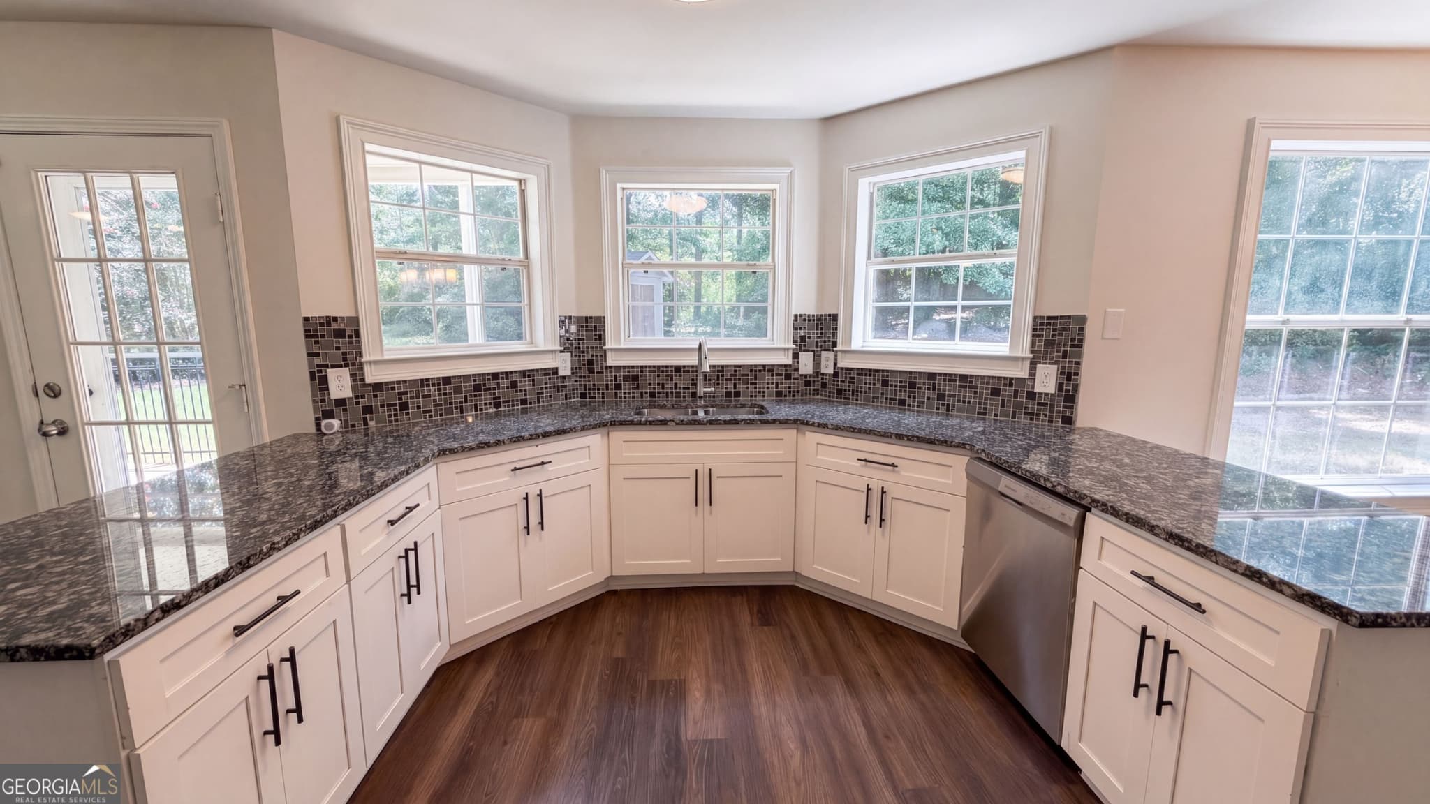 4 bedroom, 2.5 bathroom, 2,414 sq ft single family residence for sale at 115 Emerald Lane, Hampton, GA 30228 — photo 6