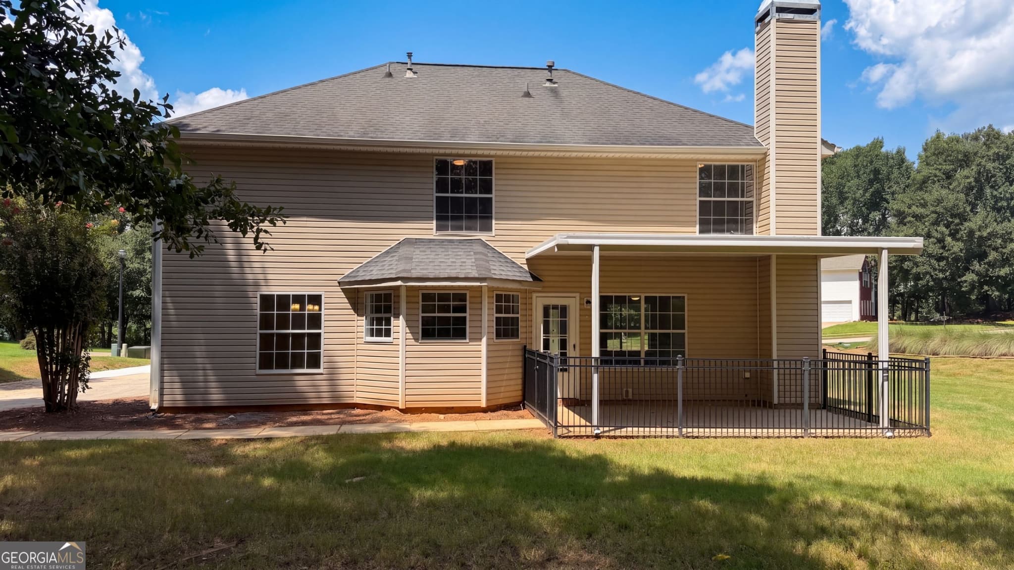 4 bedroom, 2.5 bathroom, 2,414 sq ft single family residence for sale at 115 Emerald Lane, Hampton, GA 30228 — photo 5