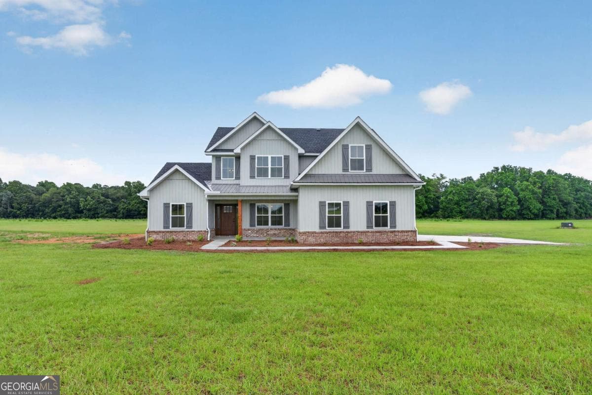 4 bedroom, 2.5 bathroom, 2,386 sq ft single family residence for sale at 3574 Highway 121, Blackshear, GA 31516