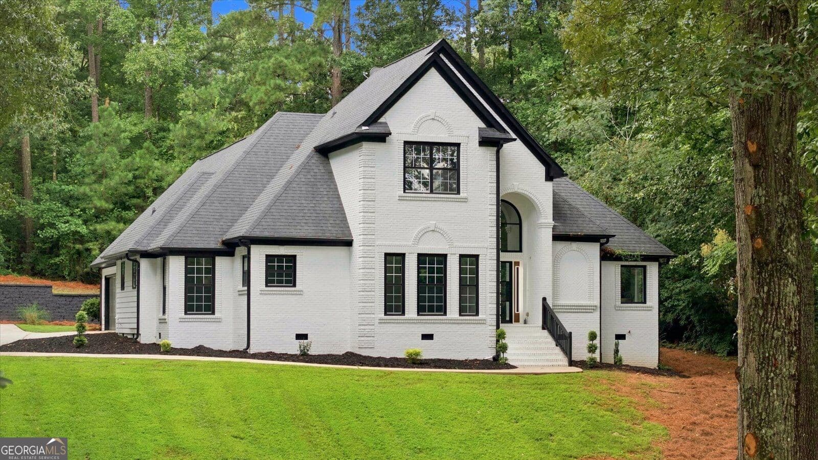 4 bedroom, 3.5 bathroom, 4,000 sq ft single family residence for rent at 141 Amicalola Way, Jonesboro, GA 30236 for $4,200 a month — photo 4