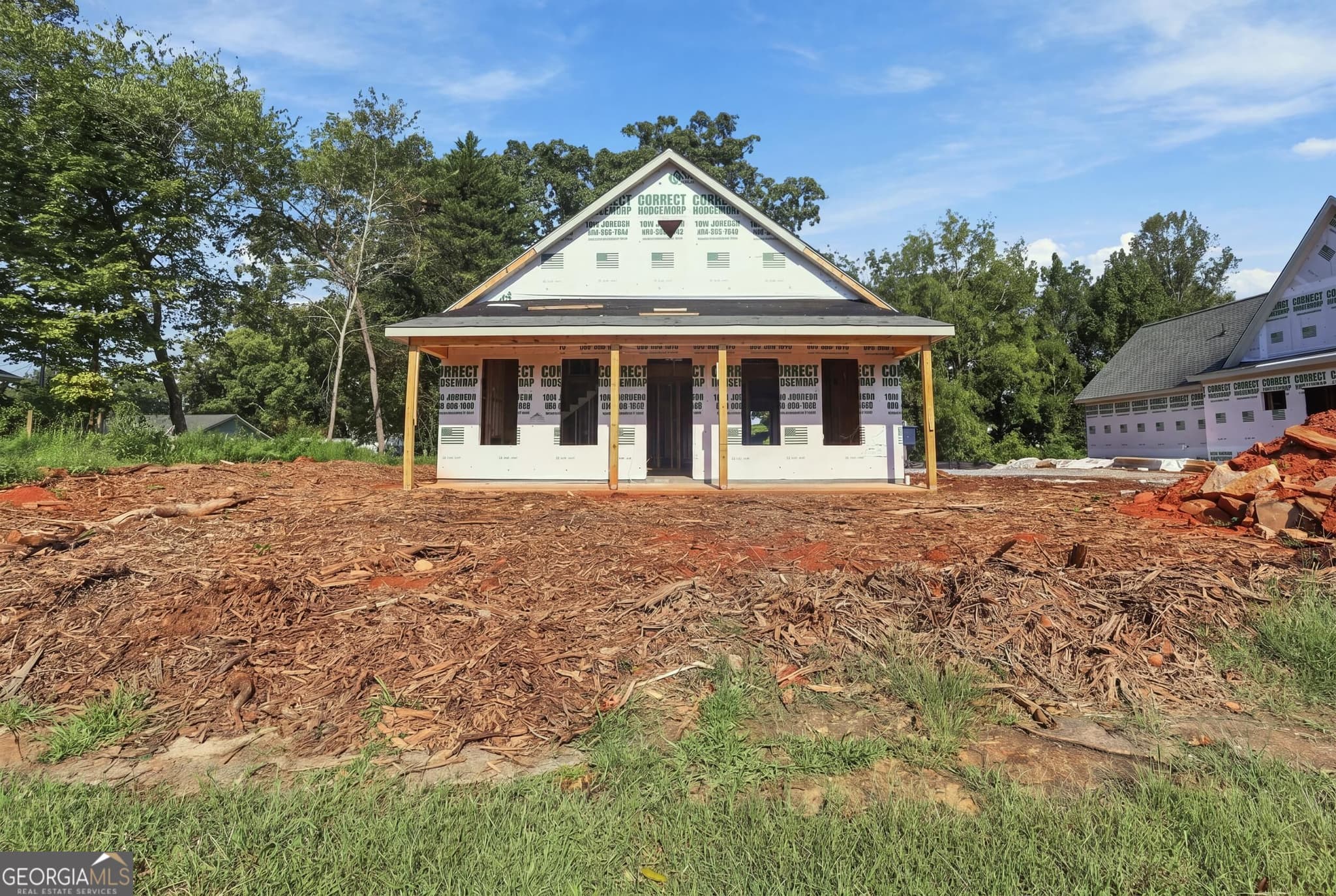 3 bedroom, 2.5 bathroom, 2,015 sq ft single family residence for sale at 164 McMillian Avenue, Demorest, GA 30535 — photo 1 of 39