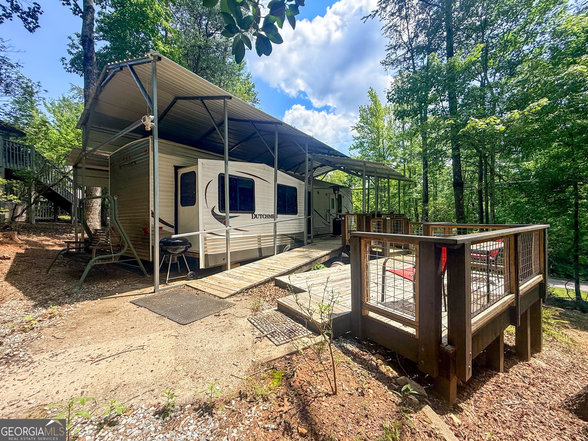 2 bedroom, 1.5 bathroom, 544 sq ft single family residence for sale at 22 Nob Hill Ridge, Cleveland, GA 30528 — photo 1 of 28