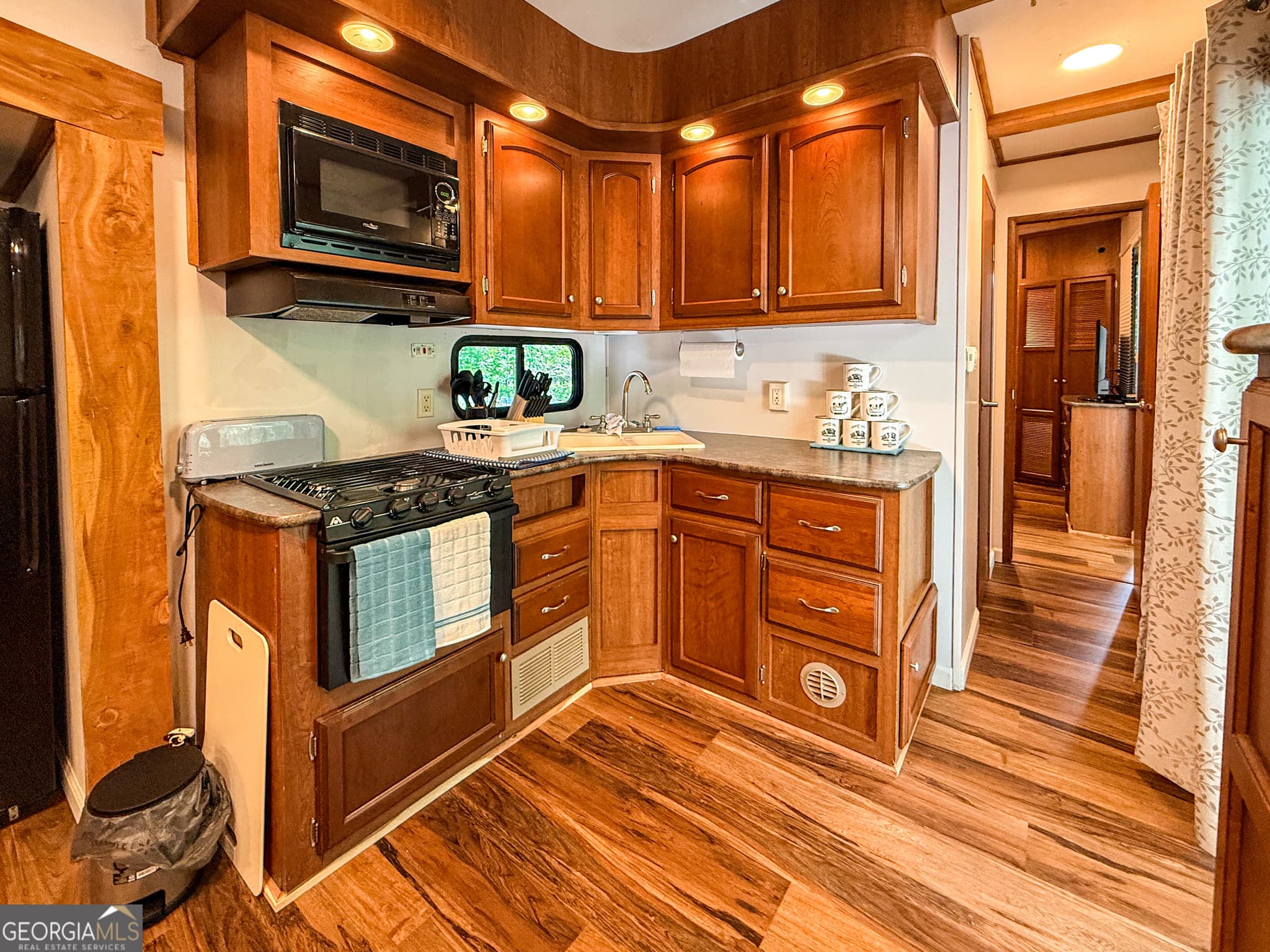 2 bedroom, 1.5 bathroom, 544 sq ft single family residence for sale at 22 Nob Hill Ridge, Cleveland, GA 30528 — photo 9