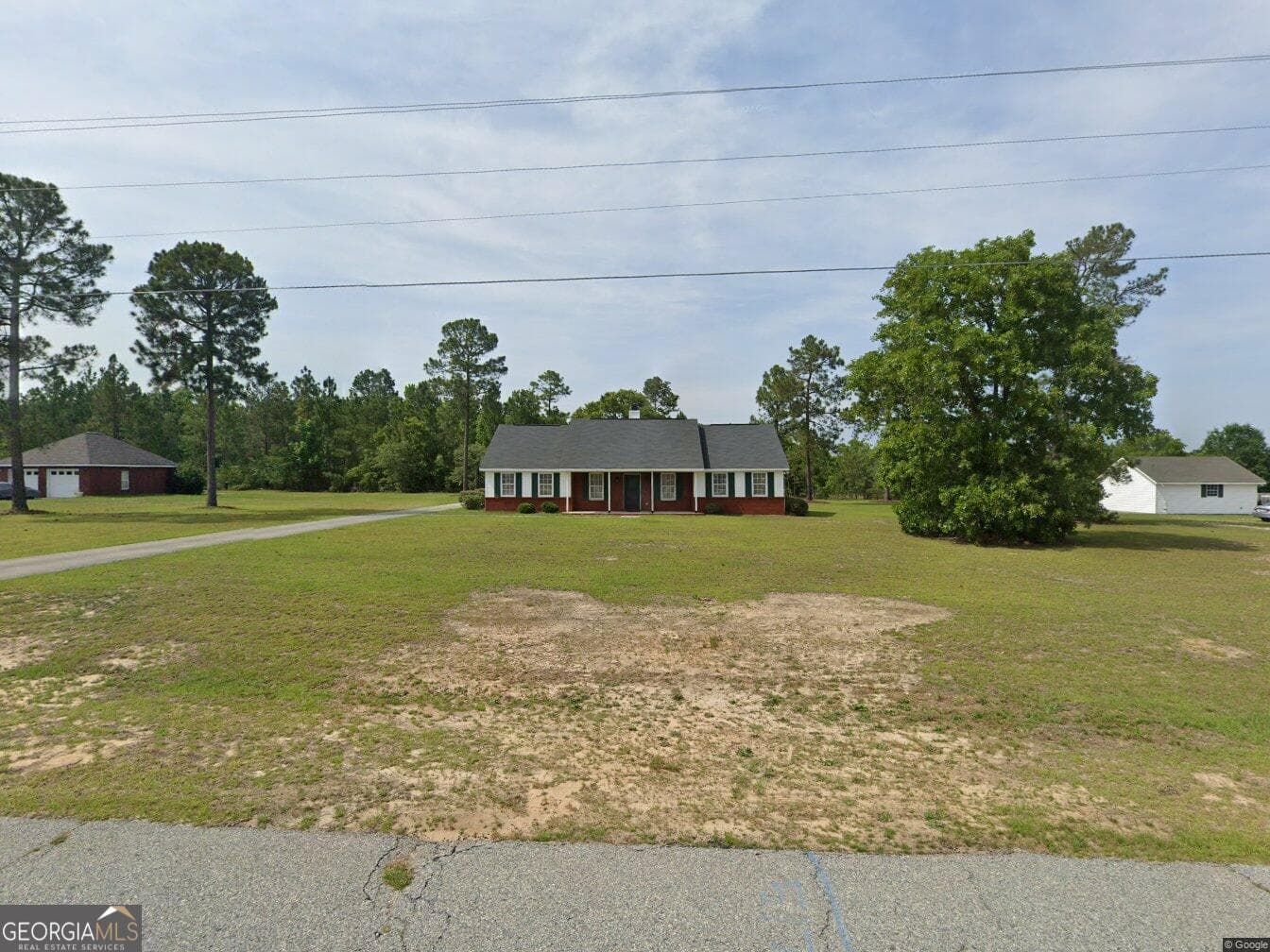 3 bedroom, 2 bathroom, 1,750 sq ft single family residence for sale at 5171 Sand Hill Circle, Lizella, GA 31052