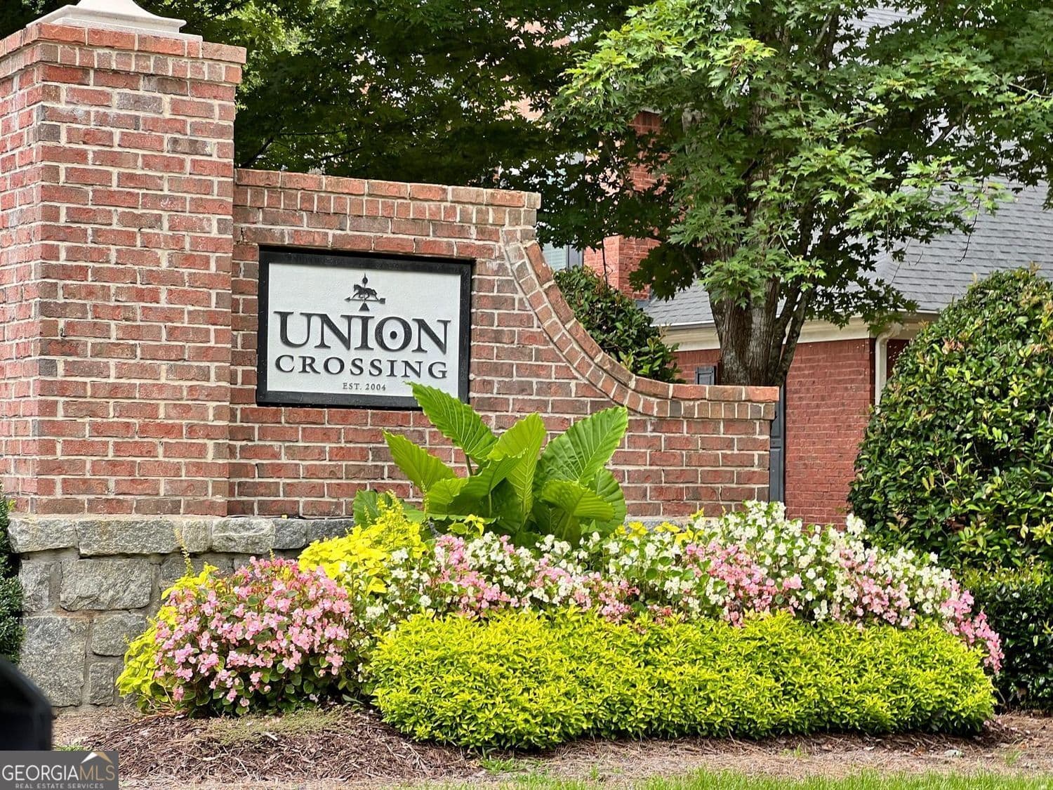 4 bedroom, 2 bathroom, 5,702 sq ft single family residence for sale at 5441 The Vyne Avenue, Atlanta, GA 30349 — photo 4