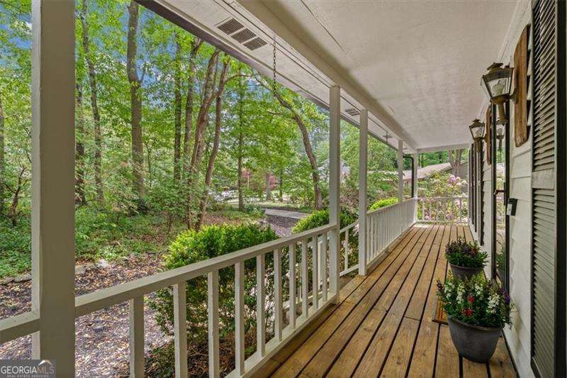 3 bedroom, 2 bathroom, 2,226 sq ft single family residence for sale at 4037 Crossfield Place, Marietta, GA 30062 — photo 3