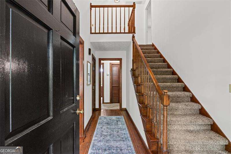 3 bedroom, 2 bathroom, 2,226 sq ft single family residence for sale at 4037 Crossfield Place, Marietta, GA 30062 — photo 4