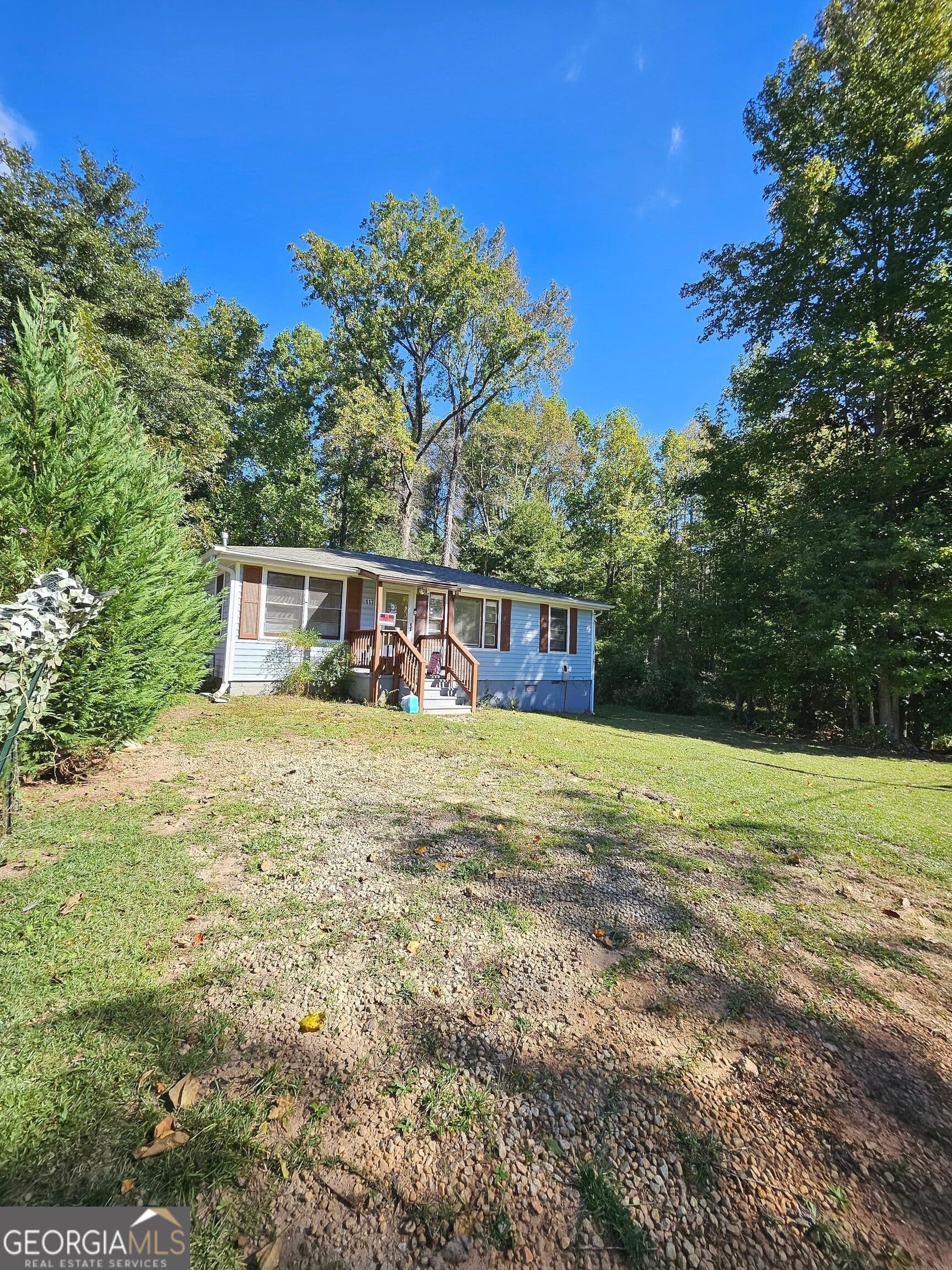 3 bedroom, 1 bathroom, 1,100 sq ft single family residence for sale at 117 Lake Drive, Griffin, GA 30223 — photo 2