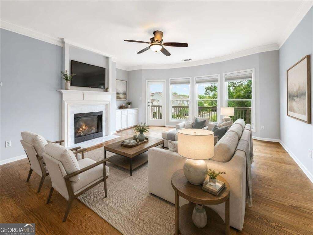 4 bedroom, 3.5 bathroom, 2,665 sq ft townhouse for sale at 352 Suwanee Avenue, Suwanee, GA 30024 — photo 2