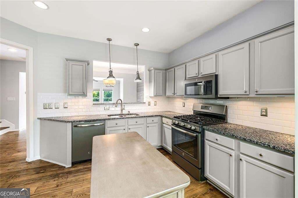 4 bedroom, 3.5 bathroom, 2,665 sq ft townhouse for sale at 352 Suwanee Avenue, Suwanee, GA 30024 — photo 3