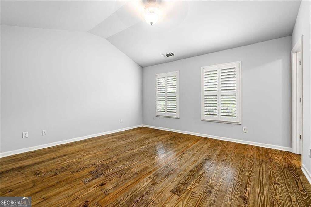 4 bedroom, 3.5 bathroom, 2,665 sq ft townhouse for sale at 352 Suwanee Avenue, Suwanee, GA 30024 — photo 9