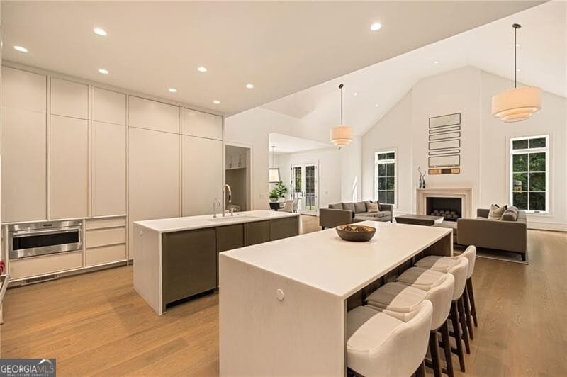 8 bedroom, 8 bathroom, 10,444 sq ft single family residence for sale at 5260 Long Island Drive, Atlanta, GA 30327 — photo 5
