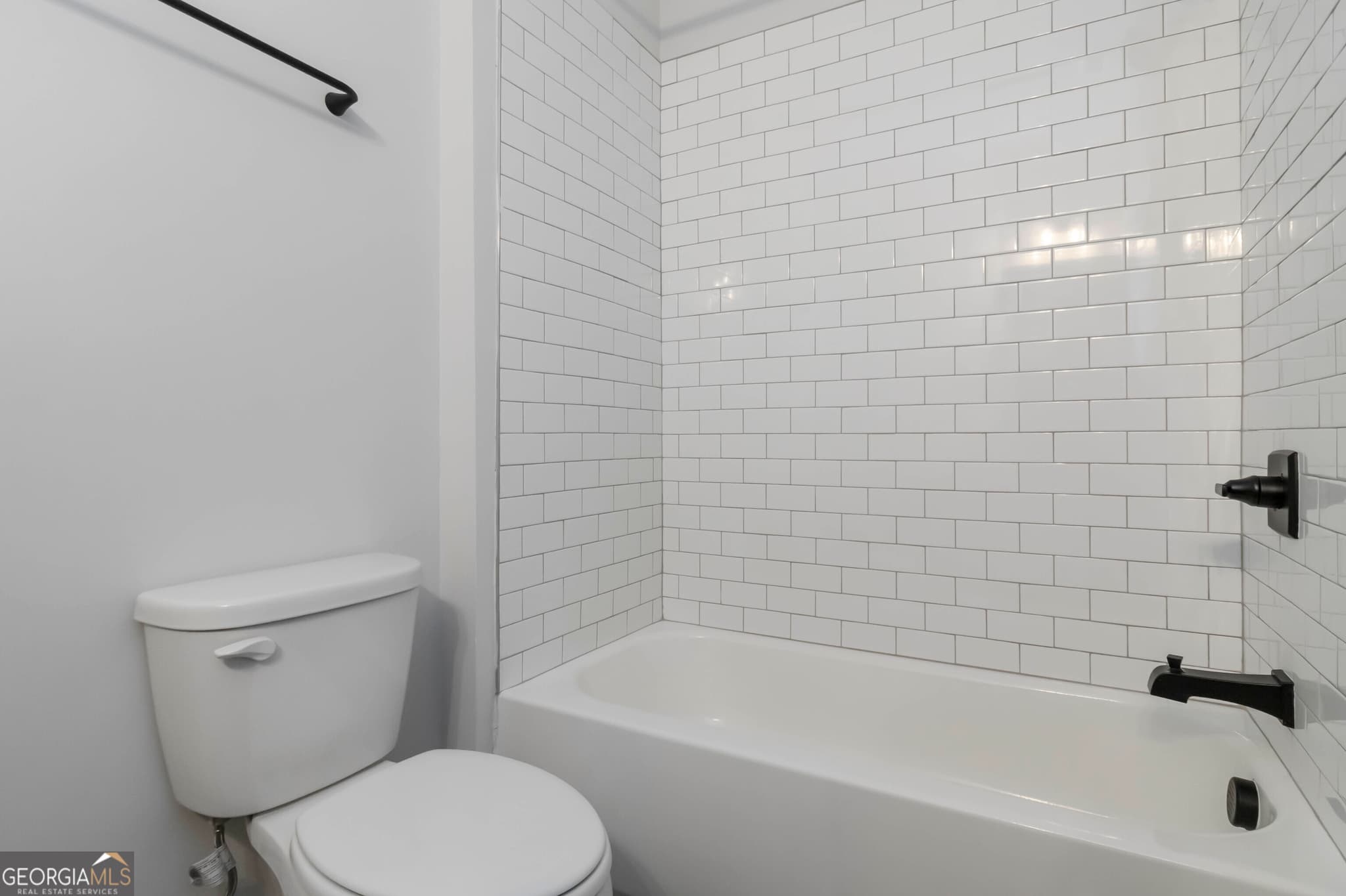 2 bedroom, 2 bathroom, 1,928 sq ft townhouse for rent at 2000 Harvest Pond Circle 2094 - BRAMBLE, Suwanee, GA 30024 for $3,325 a month — photo 8