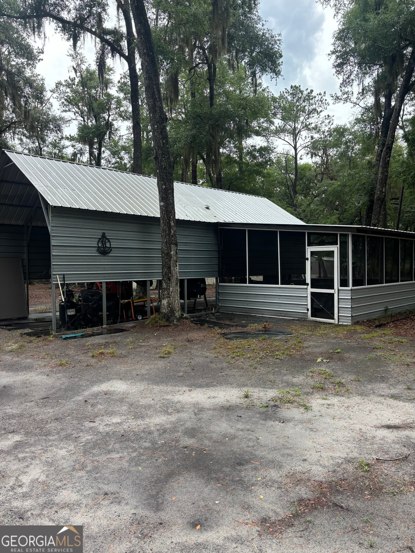 3 bedroom, 2 bathroom, 864 sq ft manufactured home,single family residence for sale at 1081 Caton Road, Townsend, GA 31331 — photo 4