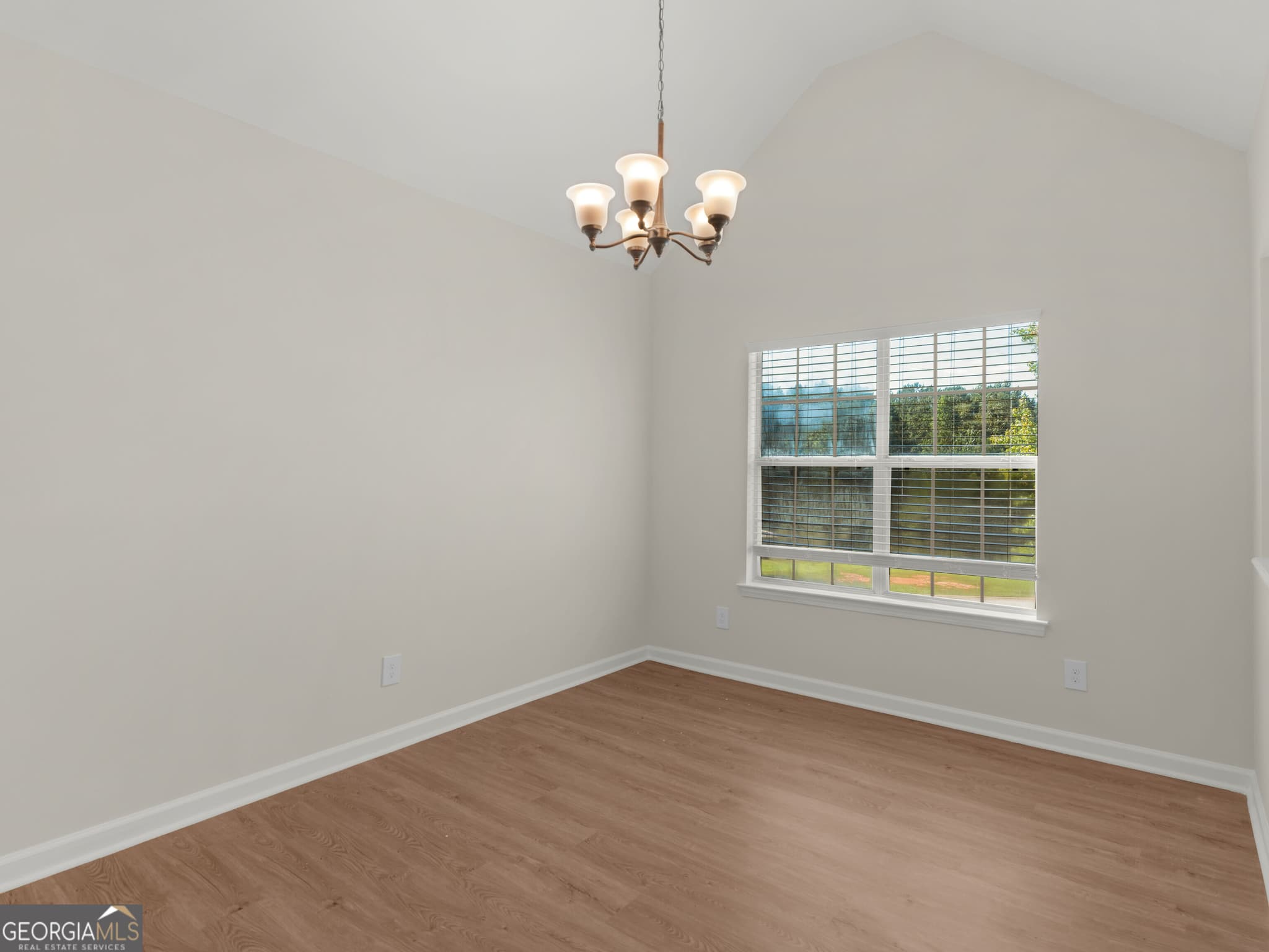 4 bedroom, 3 bathroom, 2,033 sq ft single family residence for sale at 102 JASONS Ridge, Griffin, GA 30223 — photo 6