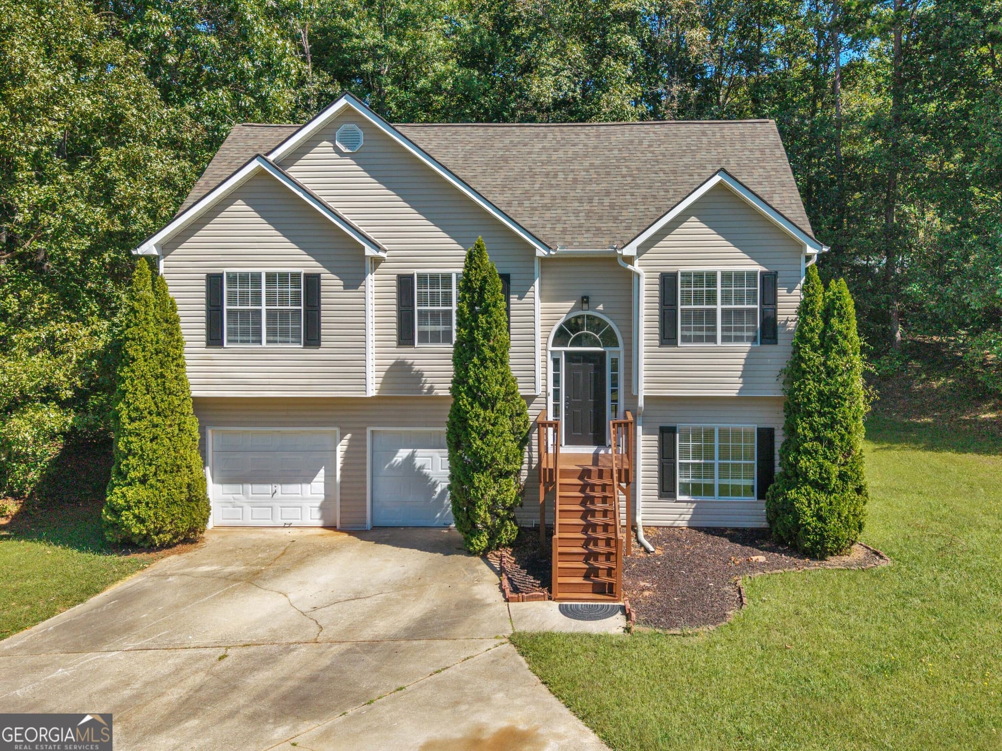 4 bedroom, 3 bathroom, 2,033 sq ft single family residence for sale at 102 JASONS Ridge, Griffin, GA 30223