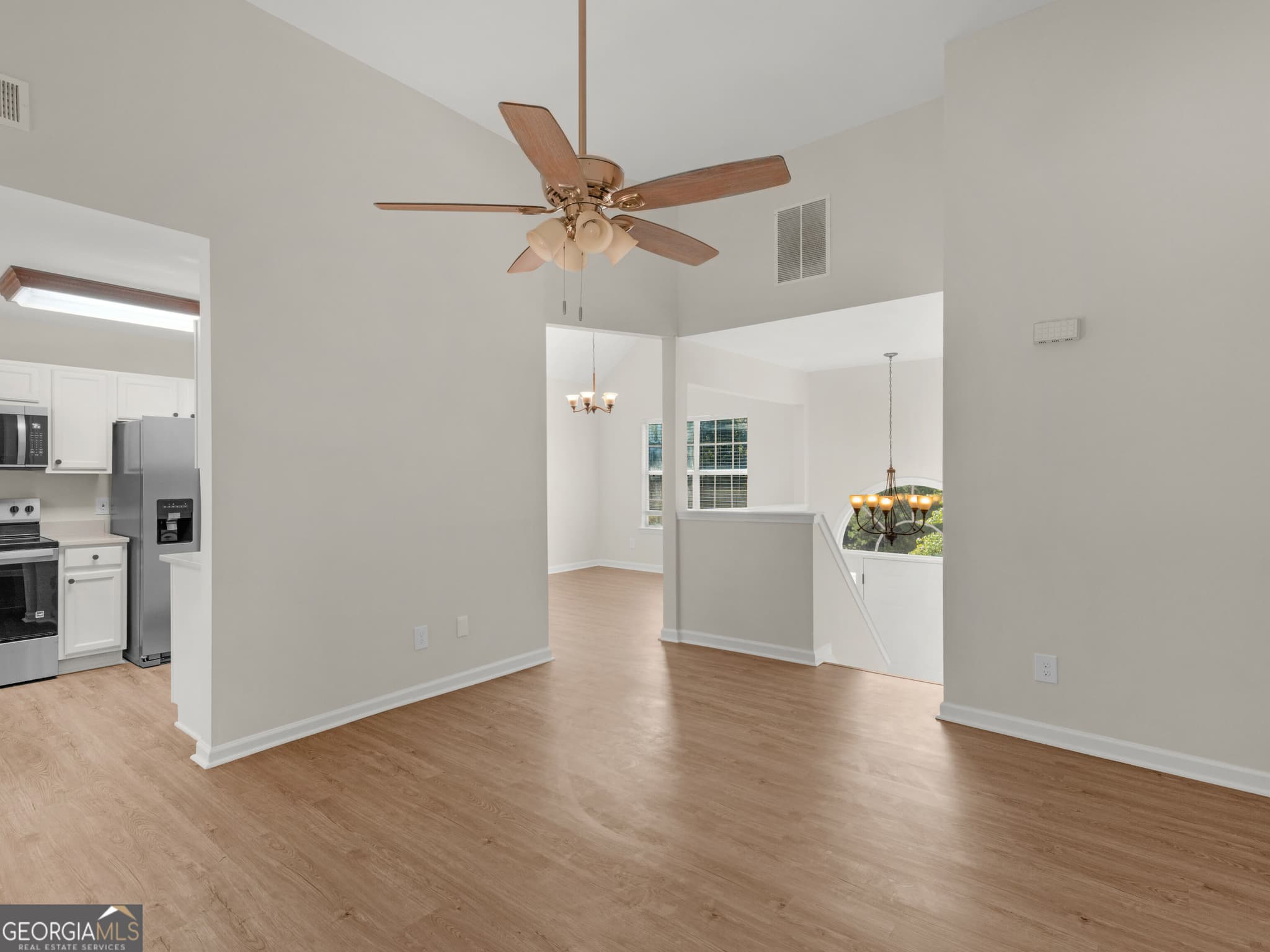 4 bedroom, 3 bathroom, 2,033 sq ft single family residence for sale at 102 JASONS Ridge, Griffin, GA 30223 — photo 5