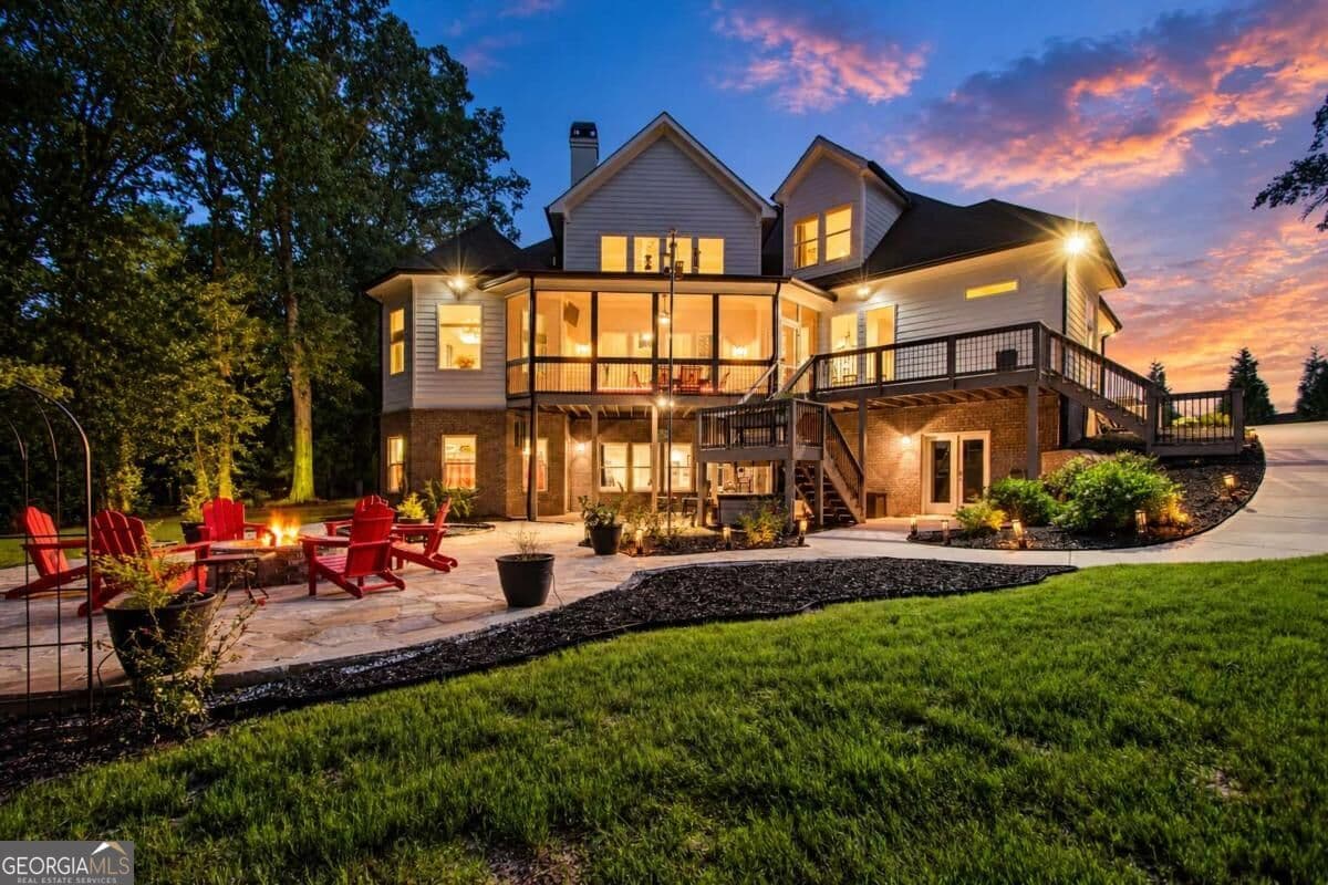 5 bedroom, 4.5 bathroom, 4,742 sq ft single family residence for sale at 5392 Retreat Drive, Flowery Branch, GA 30542 — photo 3