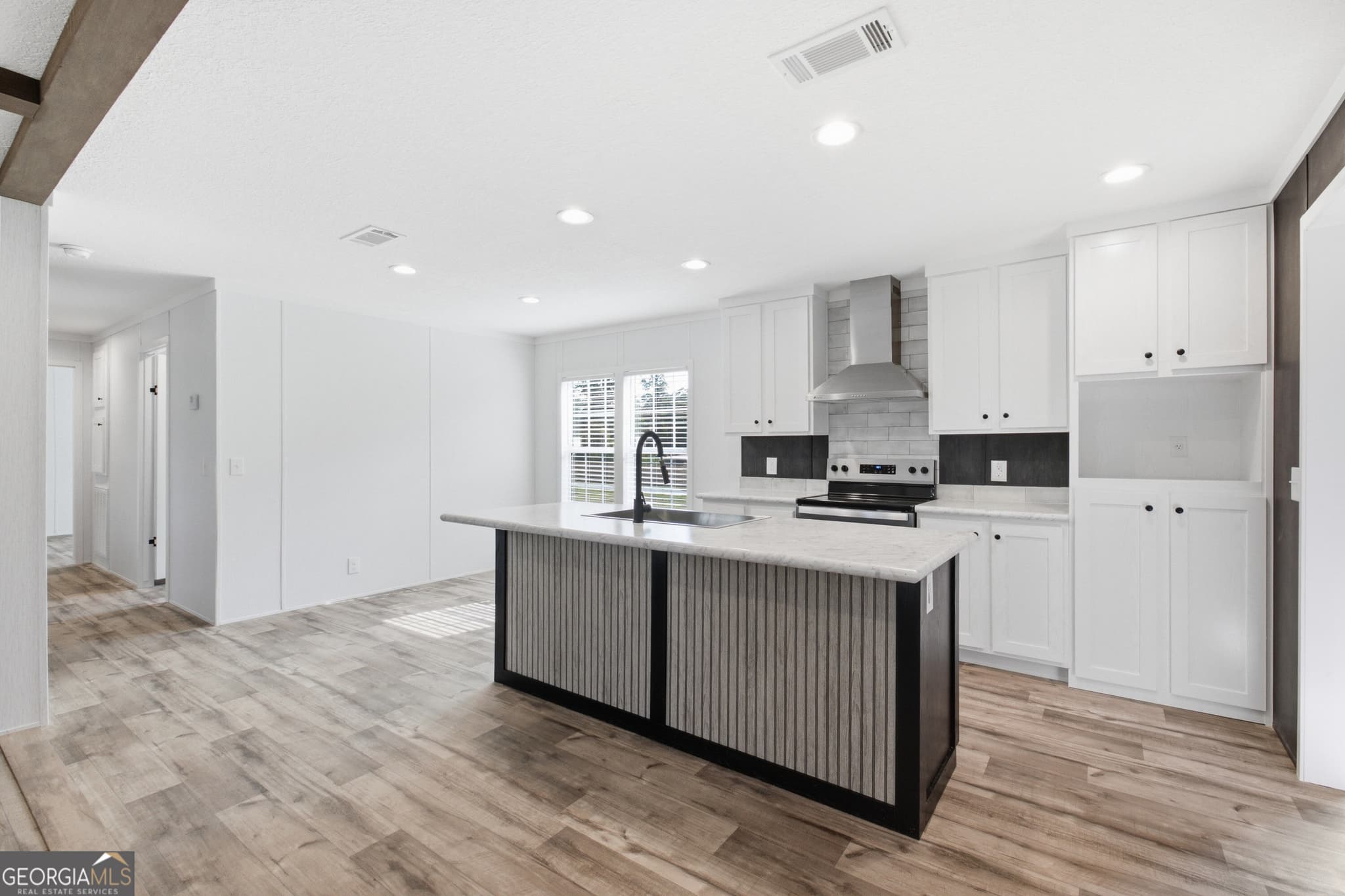 3 bedroom, 2 bathroom, 1,680 sq ft manufactured home,single family residence for sale at 1127 5th Avenue, Twin City, GA 30471 — photo 9