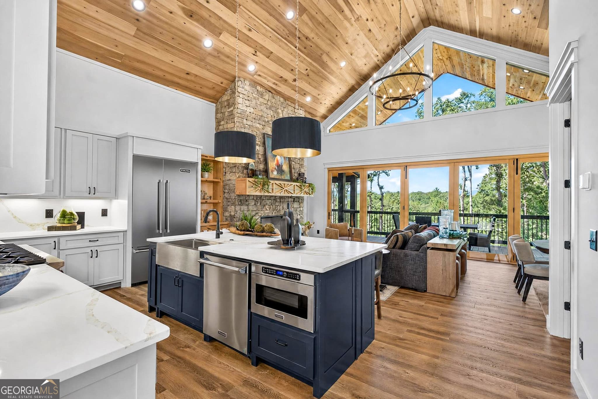 4 bedroom, 4.5 bathroom, 3,300 sq ft single family residence for sale at 560 Horatio Drive, Blue Ridge, GA 30513 — photo 7
