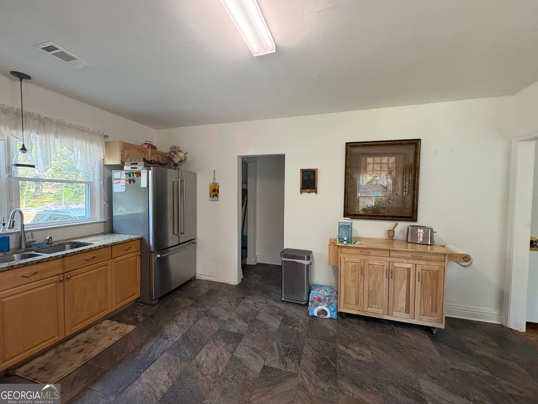 4 bedroom, 2 bathroom, 2,626 sq ft single family residence for sale at 517 N Main Street, Statesboro, GA 30458 — photo 4