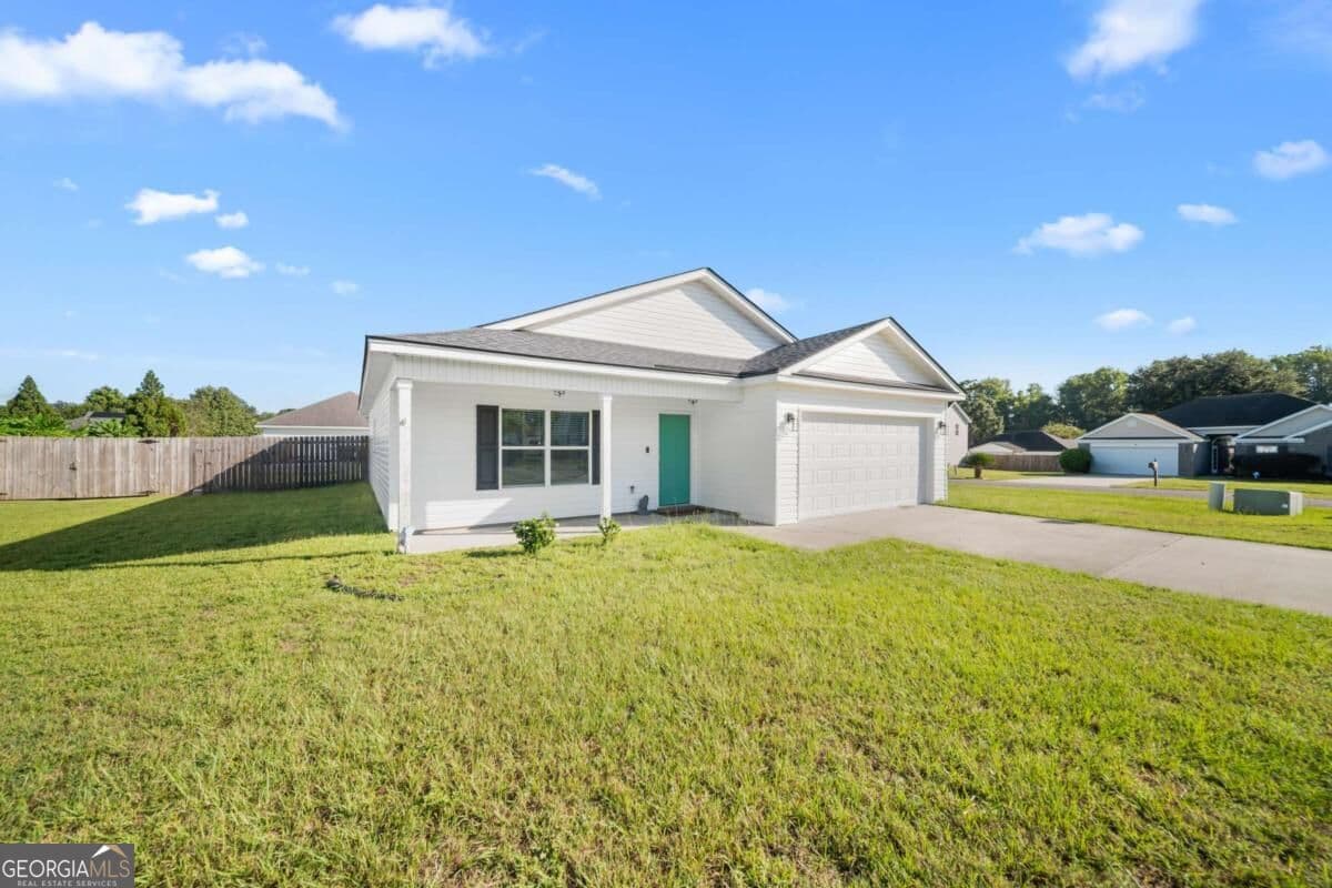 3 bedroom, 2 bathroom single family residence for sale at 115 Auburn Circle, Glennville, GA 30427 — photo 2