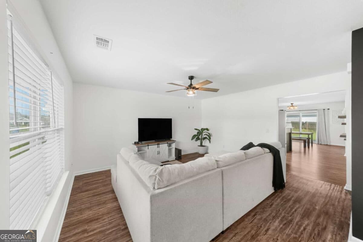 3 bedroom, 2 bathroom single family residence for sale at 115 Auburn Circle, Glennville, GA 30427 — photo 7