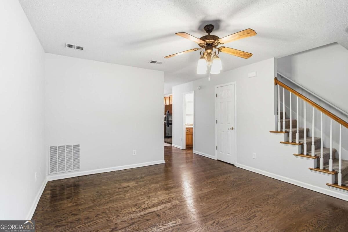 2 bedroom, 1.5 bathroom, 1,088 sq ft townhouse for sale at 208 Park Street 107, Dallas, GA 30132 — photo 7