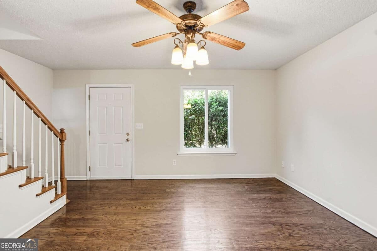 2 bedroom, 1.5 bathroom, 1,088 sq ft townhouse for sale at 208 Park Street 107, Dallas, GA 30132 — photo 3