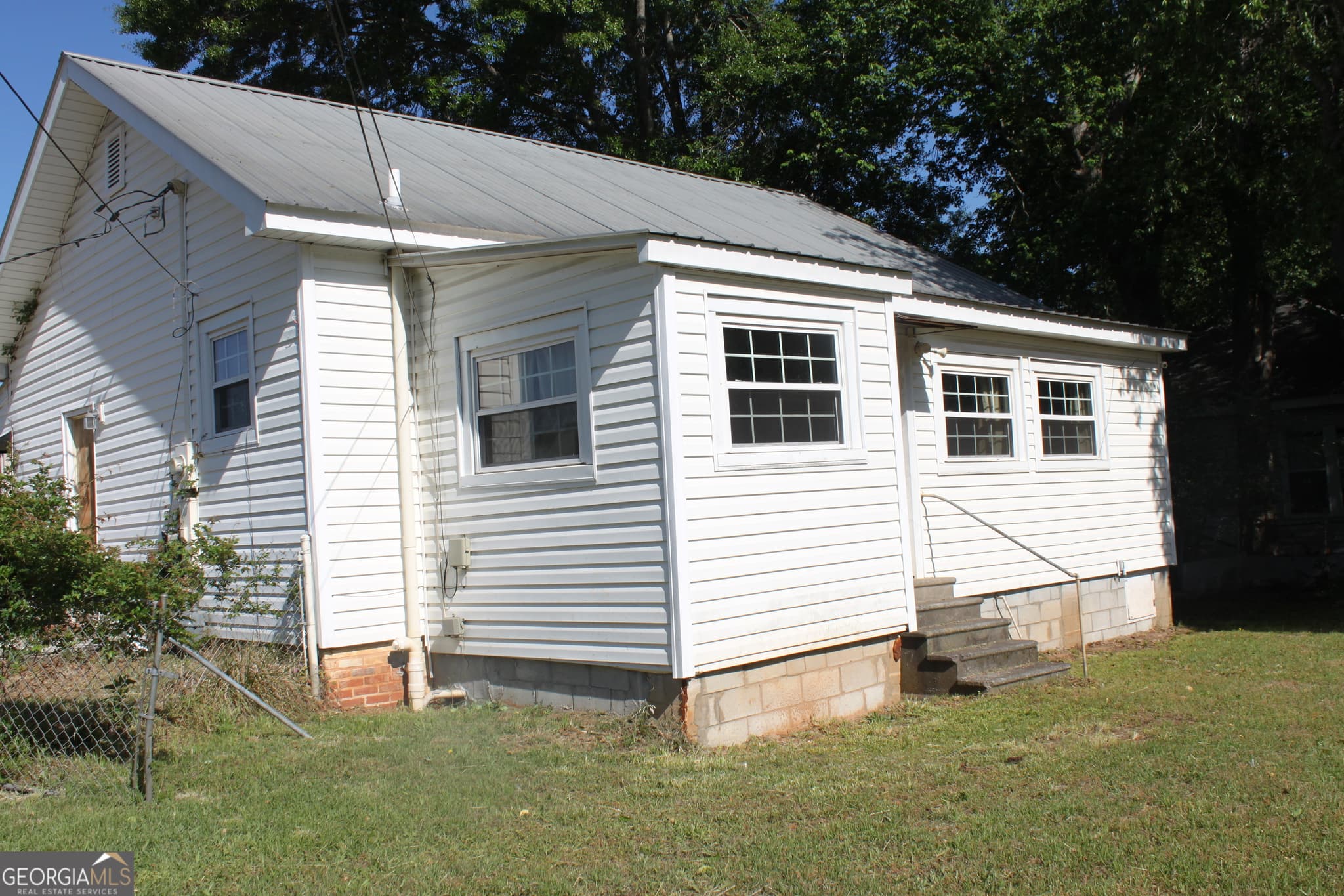2 bedroom, 2 bathroom, 1,130 sq ft single family residence for sale at 1 Callaway Street, Manchester, GA 31816 — photo 3