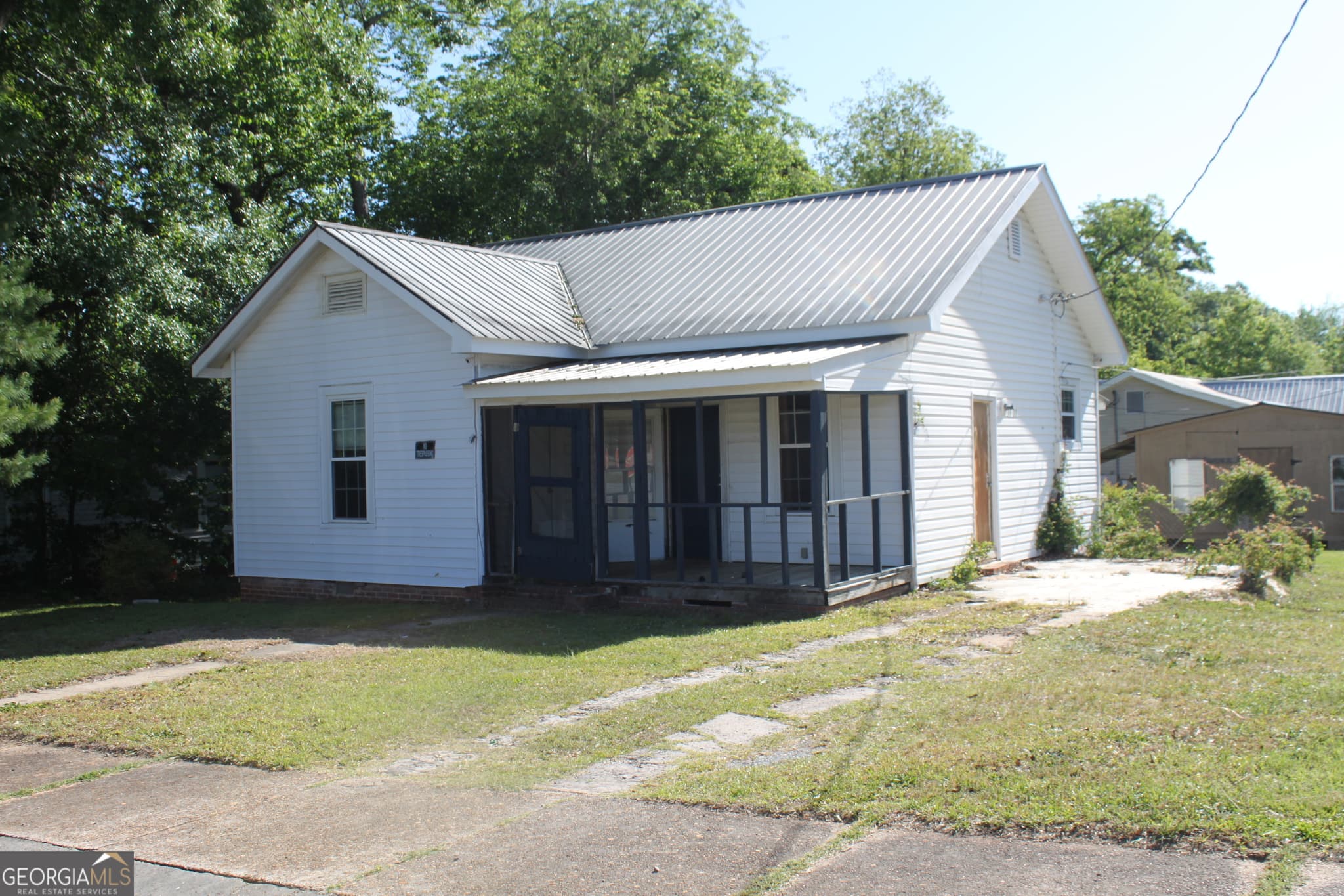 2 bedroom, 2 bathroom, 1,130 sq ft single family residence for sale at 1 Callaway Street, Manchester, GA 31816
