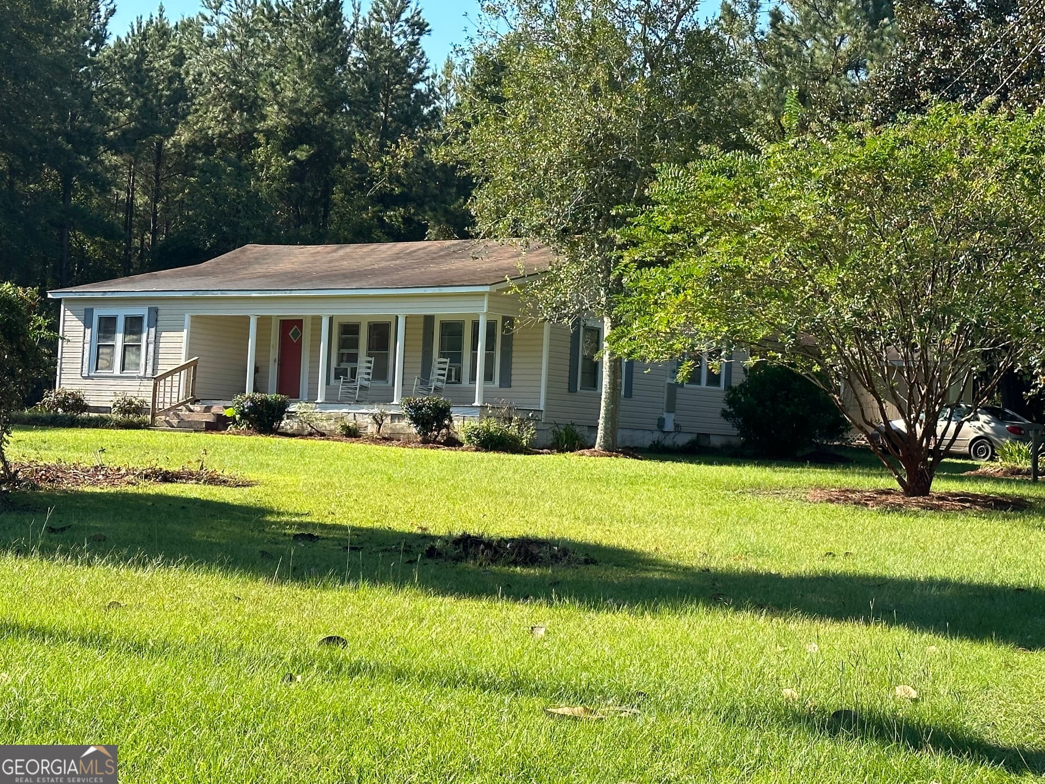2 bedroom, 1 bathroom, 1,274 sq ft single family residence sold at 833 W River Road, Jacksonville, GA 31544