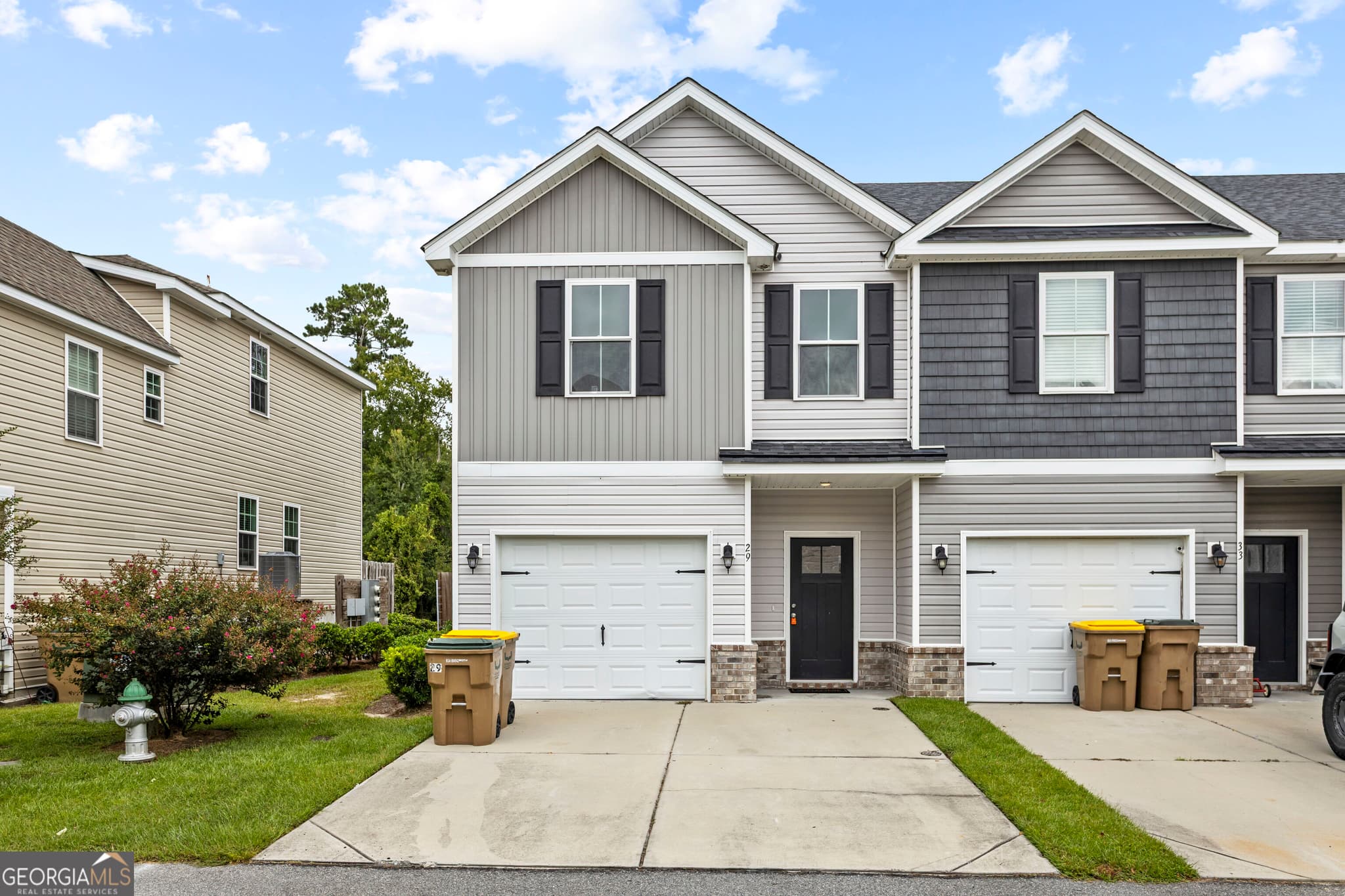 3 bedroom, 2.5 bathroom, 1,498 sq ft townhouse for sale at 29 Leaf Court, Richmond Hill, GA 31324