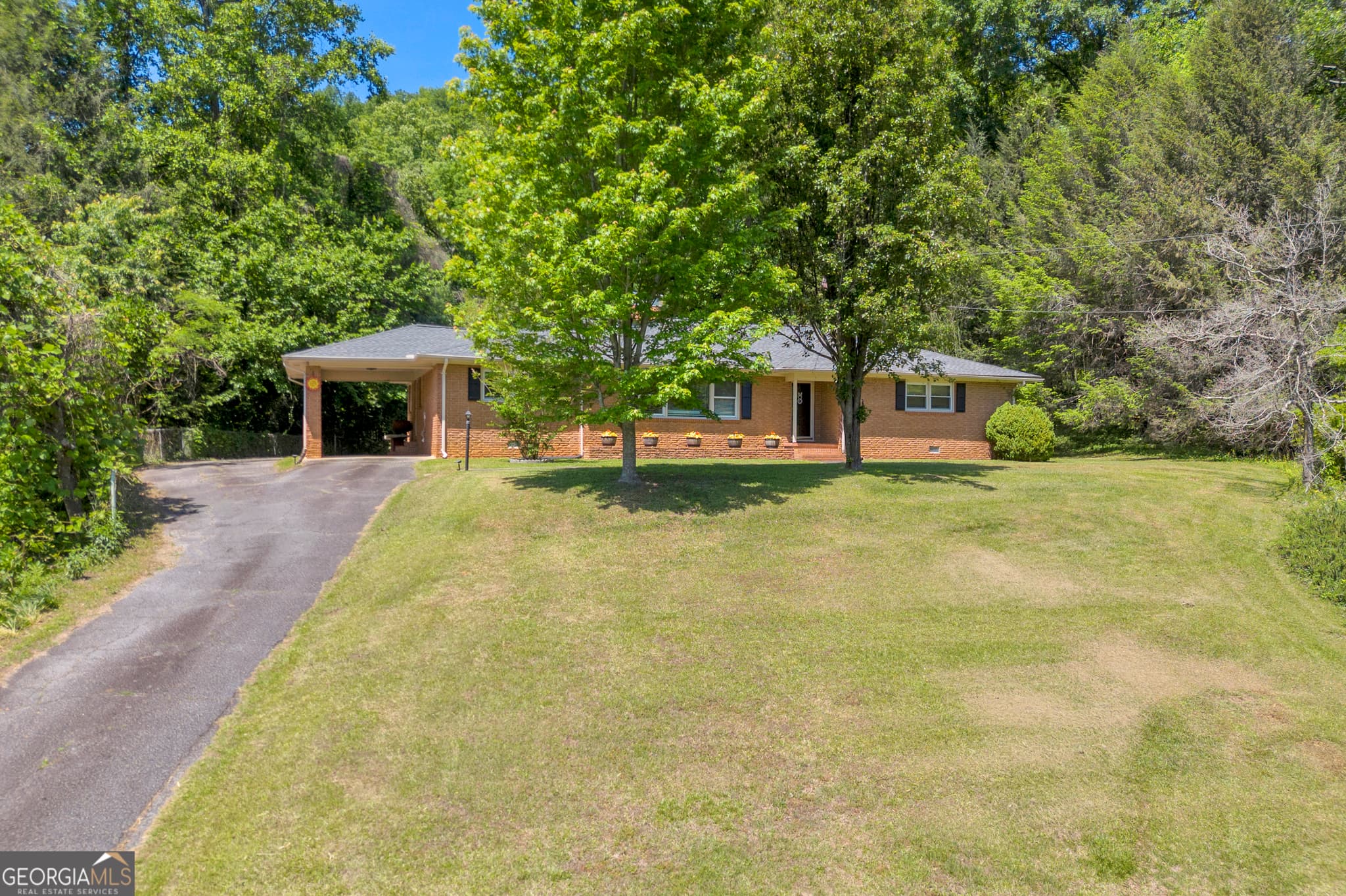 4 bedroom, 2 bathroom, 2,178 sq ft single family residence for sale at 1973 Falls Road, Toccoa, GA 30577 — photo 7