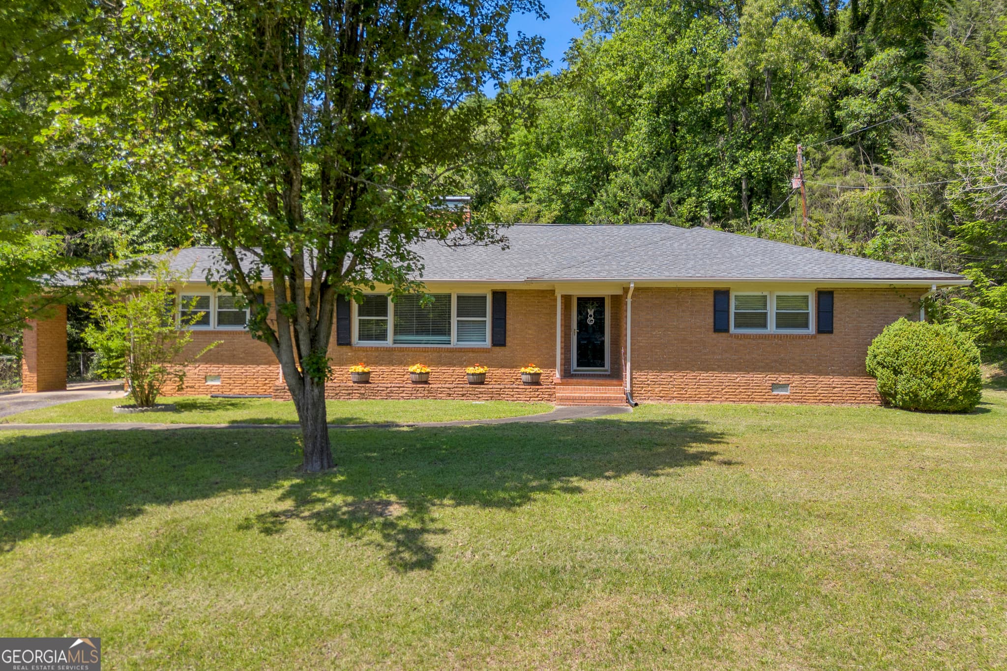 4 bedroom, 2 bathroom, 2,178 sq ft single family residence for sale at 1973 Falls Road, Toccoa, GA 30577