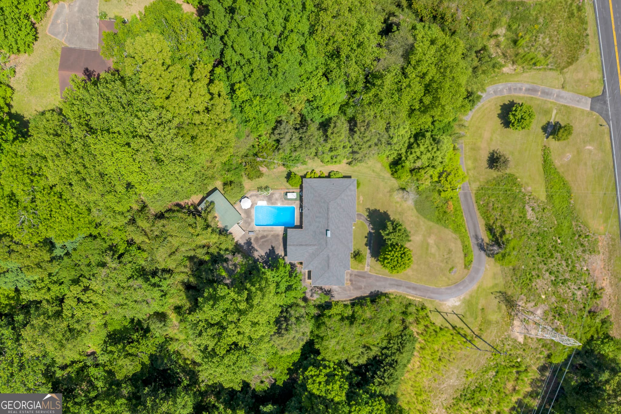 4 bedroom, 2 bathroom, 2,178 sq ft single family residence for sale at 1973 Falls Road, Toccoa, GA 30577 — photo 8