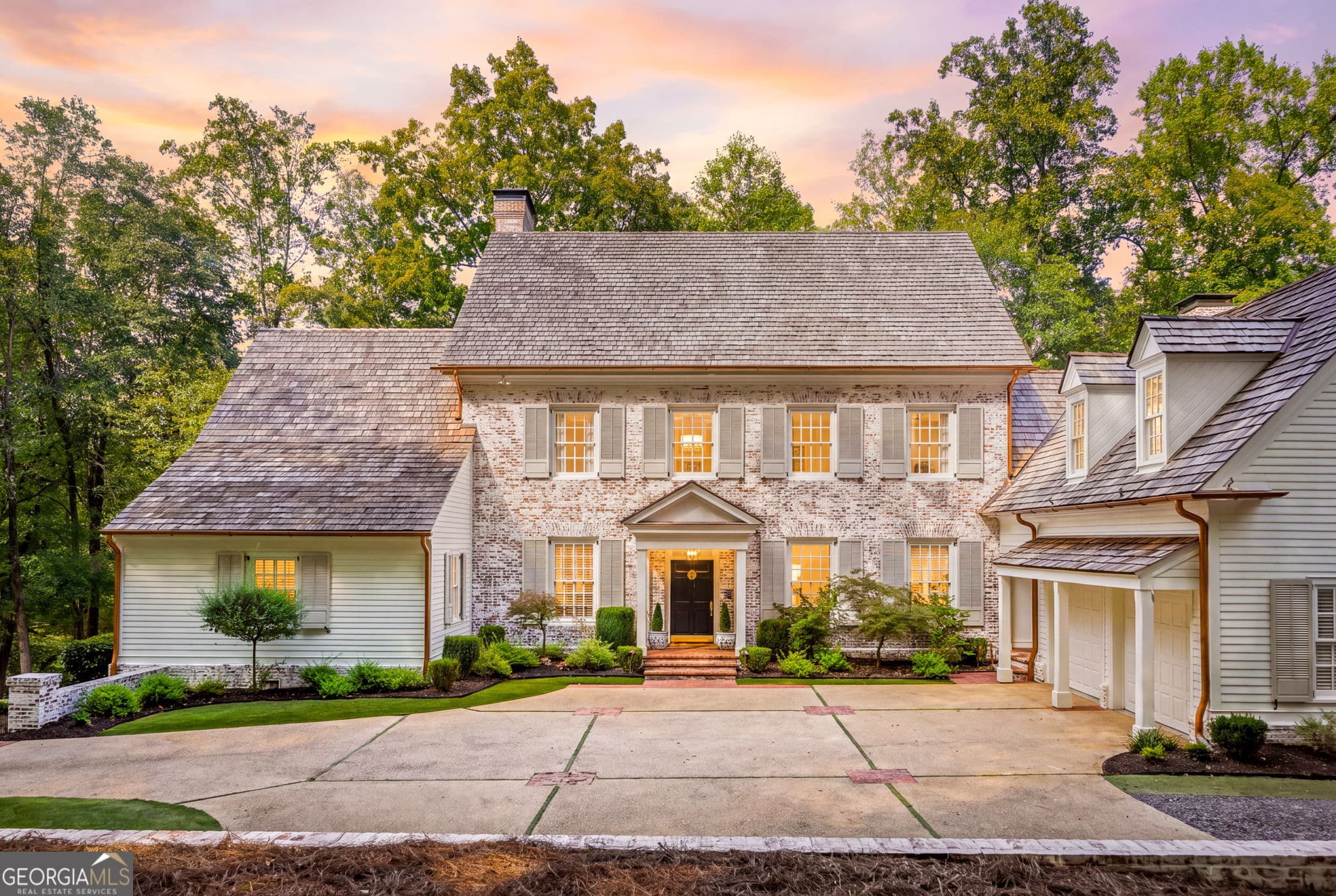 5 bedroom, 6 bathroom, 7,135 sq ft single family residence for sale at 14870 E Bluff Road, Alpharetta, GA 30004 — photo 3