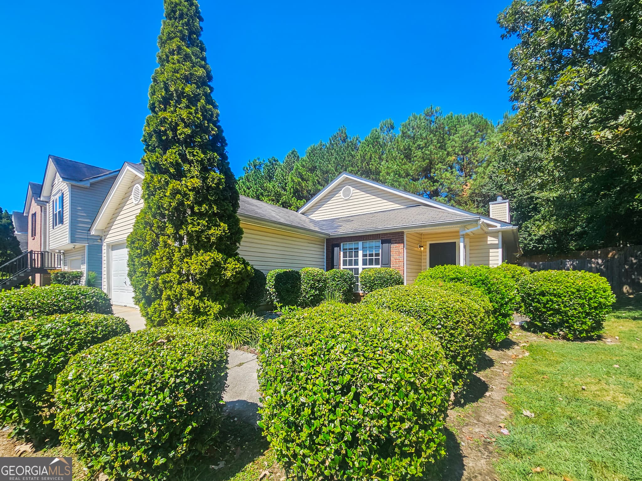 3 bedroom, 2 bathroom, 3,456 sq ft single family residence for rent at 3607 Oakland Spring Court, Snellville, GA 30039 for $2,025 a month — photo 2