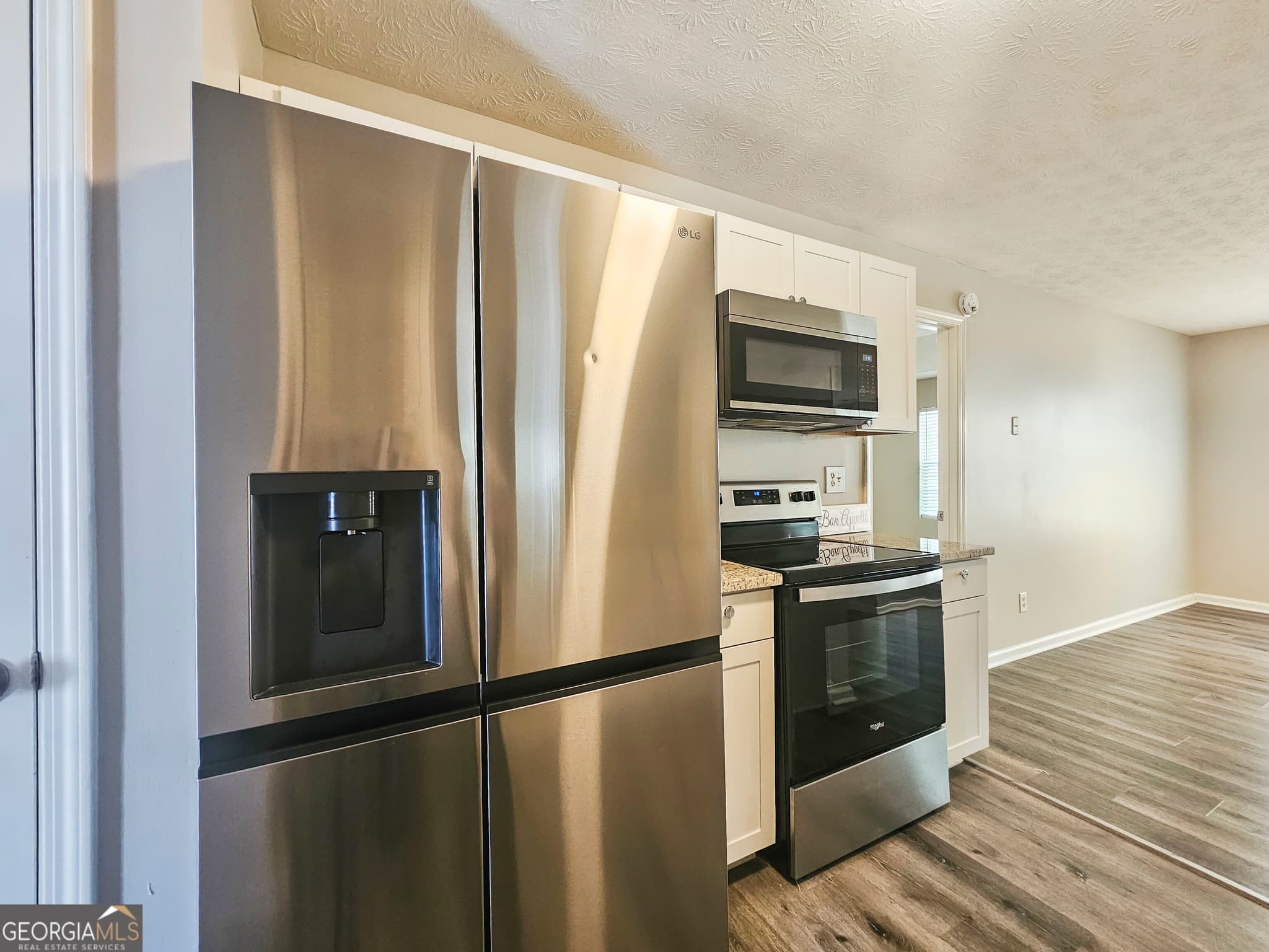 3 bedroom, 2 bathroom, 3,456 sq ft single family residence for rent at 3607 Oakland Spring Court, Snellville, GA 30039 for $2,025 a month — photo 6