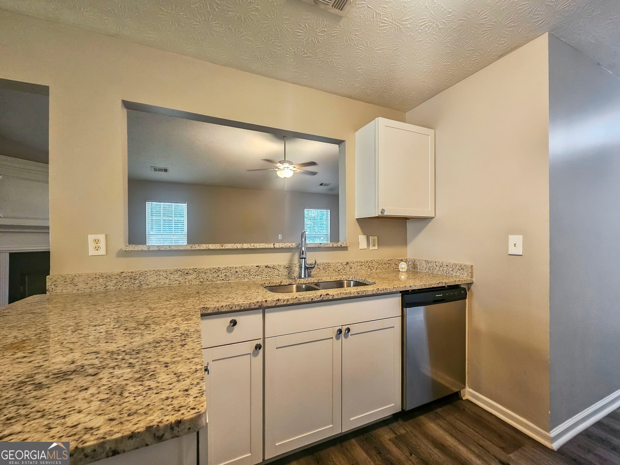 3 bedroom, 2 bathroom, 3,456 sq ft single family residence for rent at 3607 Oakland Spring Court, Snellville, GA 30039 for $2,025 a month — photo 7