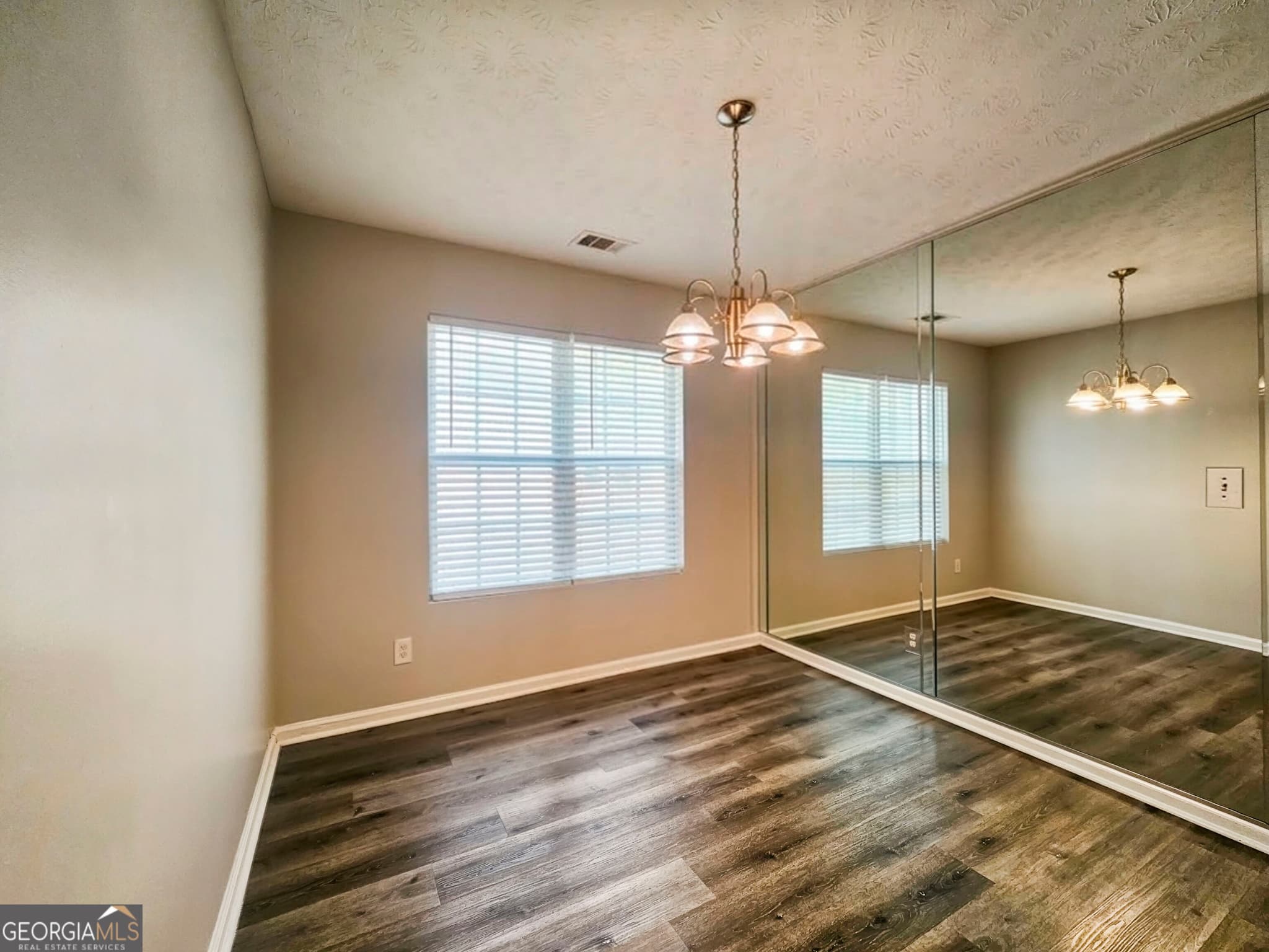 3 bedroom, 2 bathroom, 3,456 sq ft single family residence for rent at 3607 Oakland Spring Court, Snellville, GA 30039 for $2,025 a month — photo 5