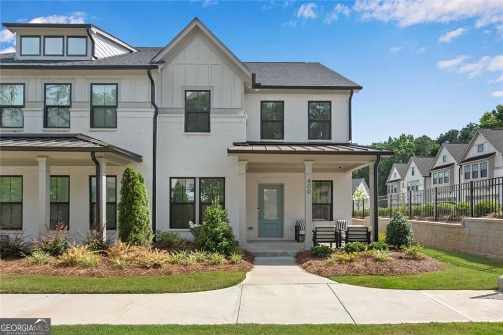 3 bedroom, 3.5 bathroom, 2,399 sq ft townhouse for rent at 400 Renwood Trail, Johns Creek, GA 30097 for $3,650 a month — photo 1 of 1