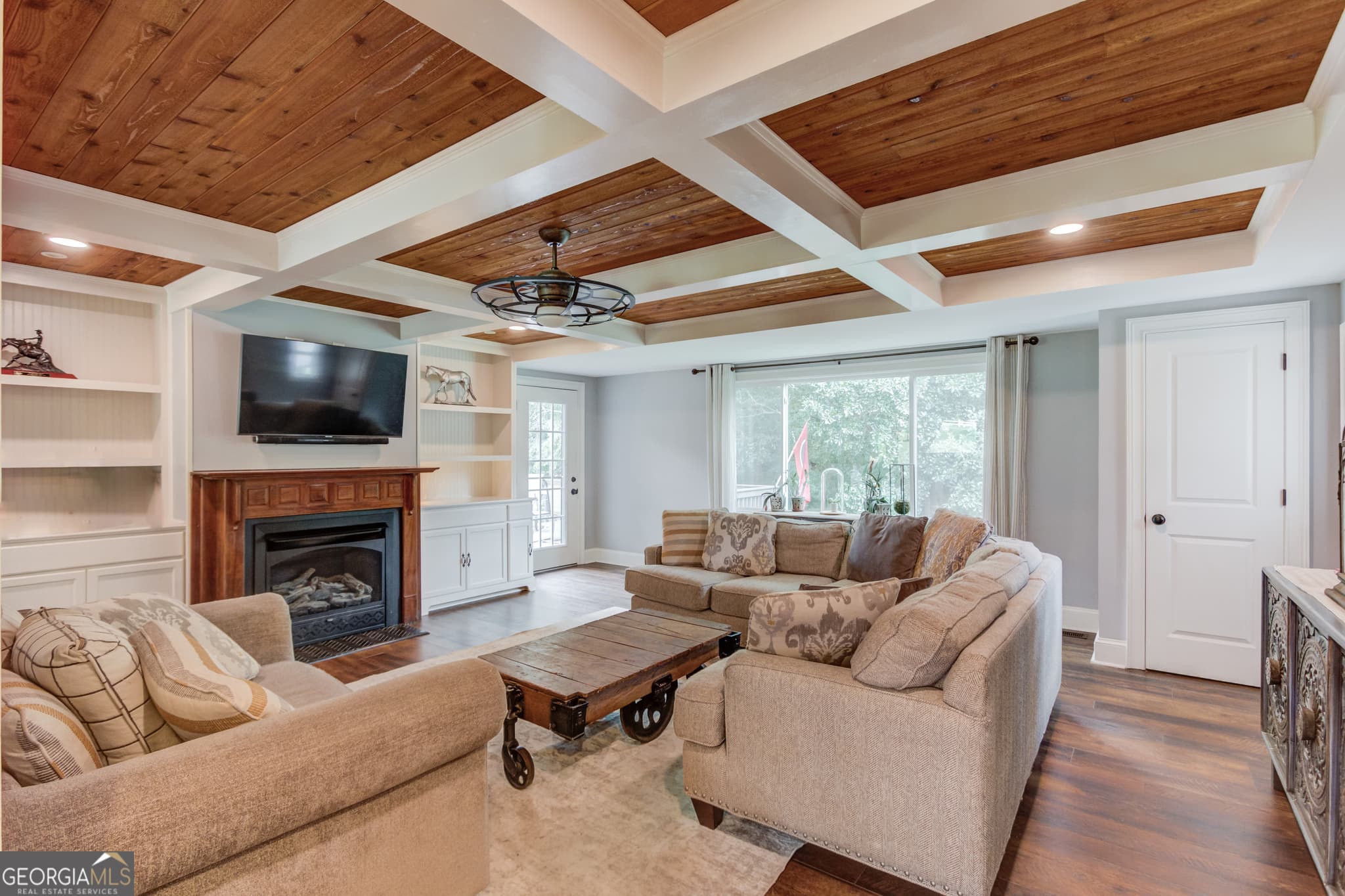 4 bedroom, 3.5 bathroom, 3,160 sq ft single family residence for sale at 8401 Norris Lake Way, Snellville, GA 30039 — photo 7