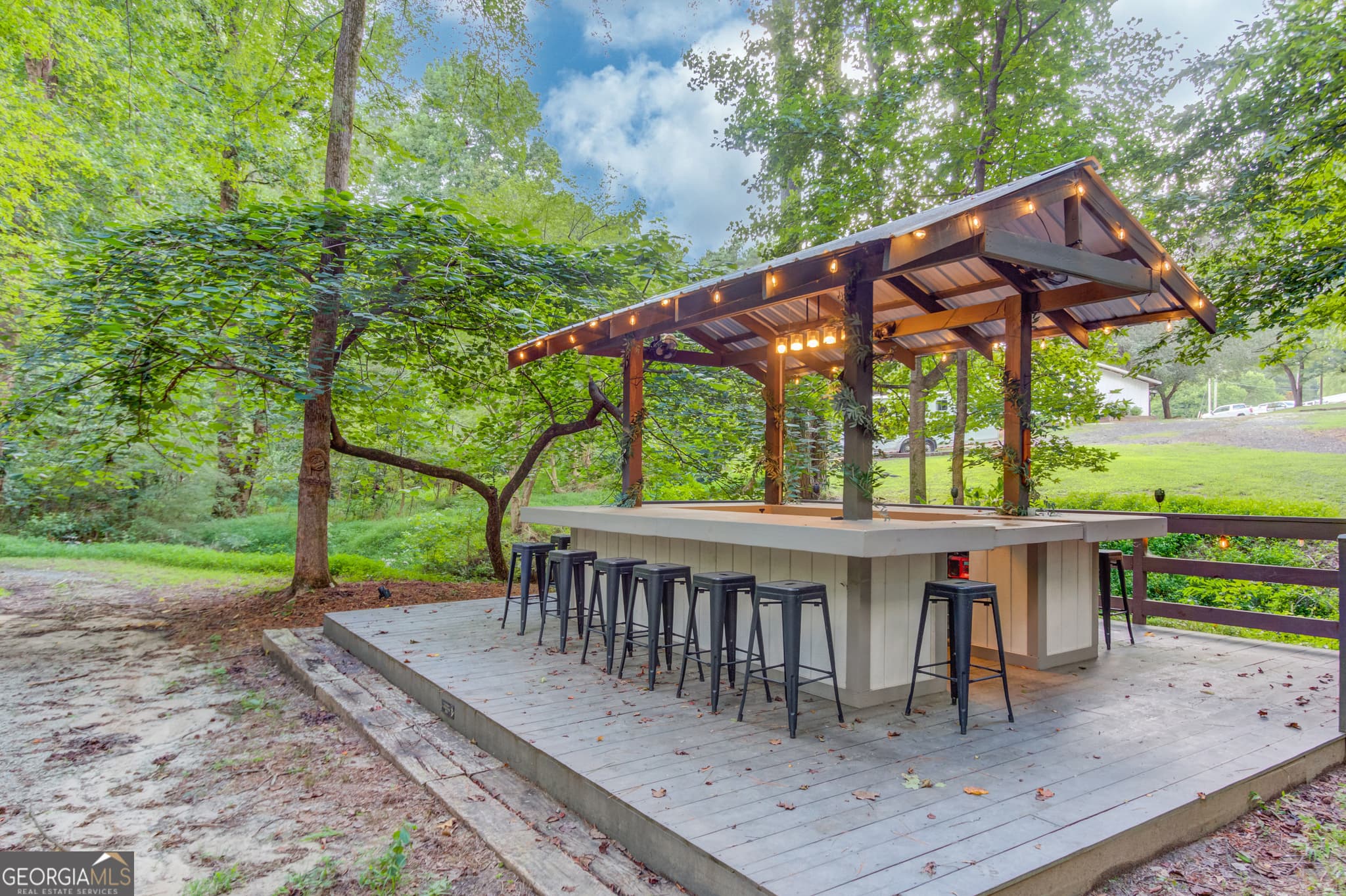 4 bedroom, 3.5 bathroom, 3,160 sq ft single family residence for sale at 8401 Norris Lake Way, Snellville, GA 30039 — photo 4